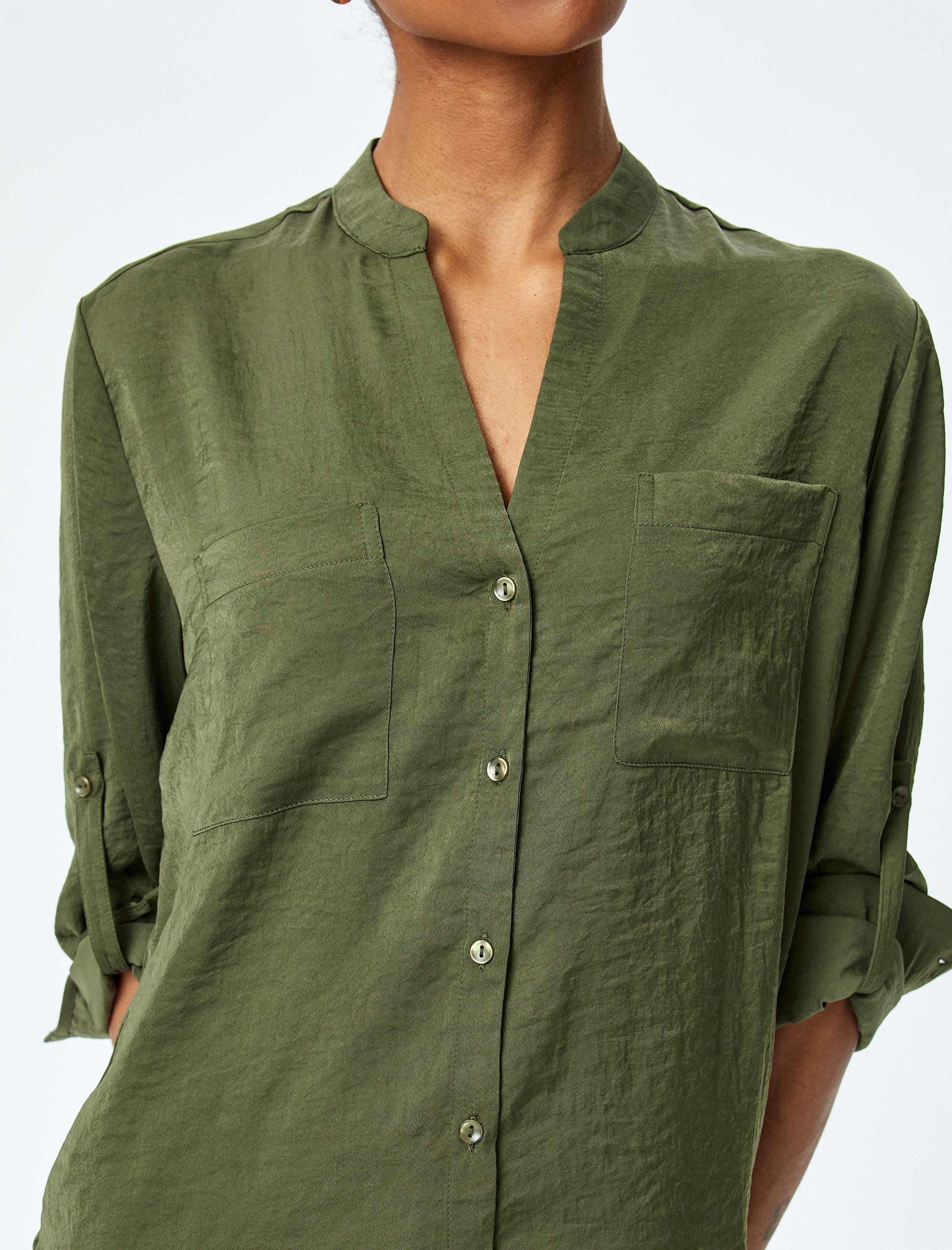   Uzun Kollu Cepli Hakim Yaka Saten Gömlek