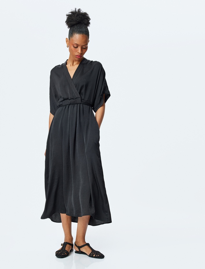  Dökümlü Kısa Kollu Midi Boy Kruvaze Saten Elbise