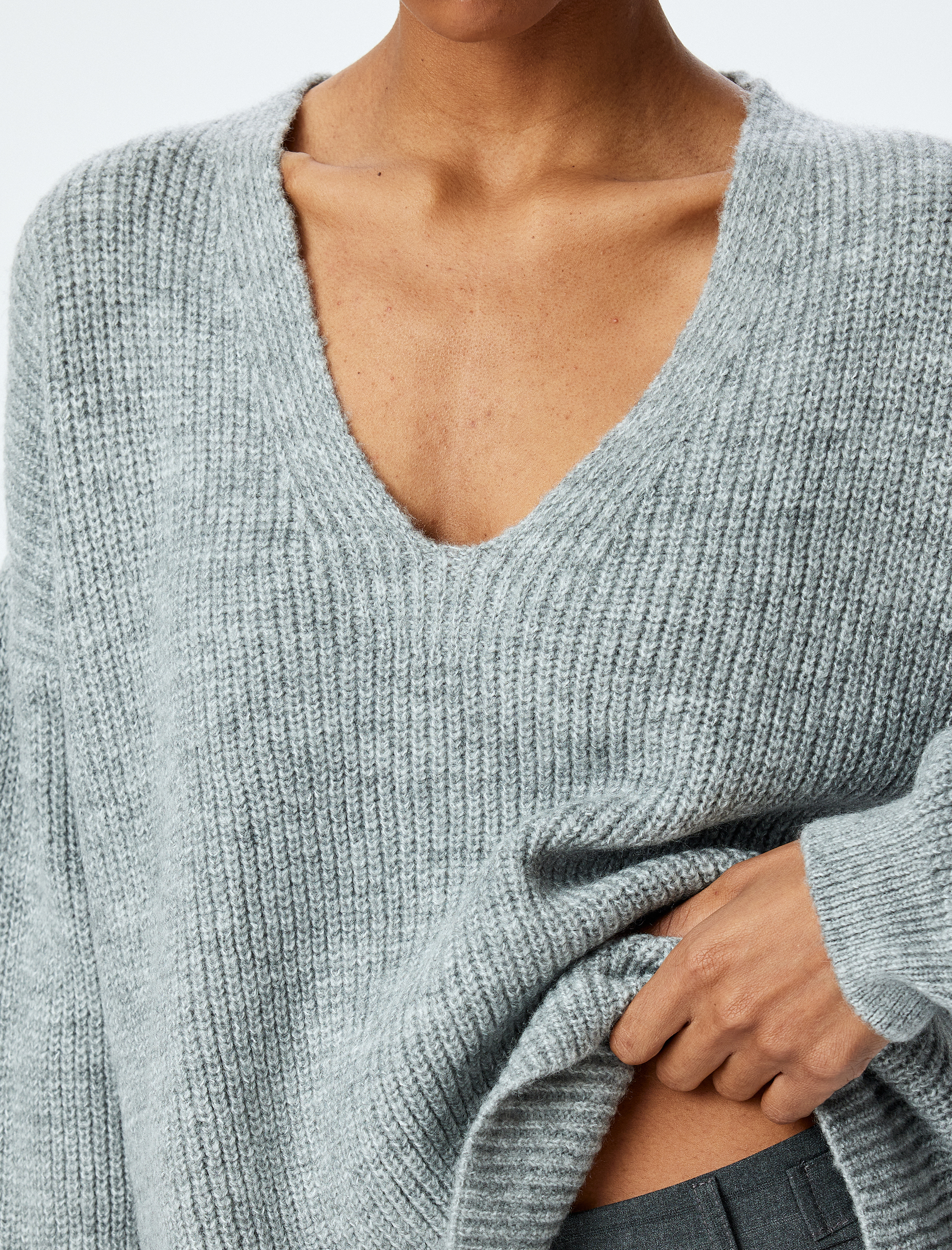 V Yaka Uzun Kollu Oversize Kazak