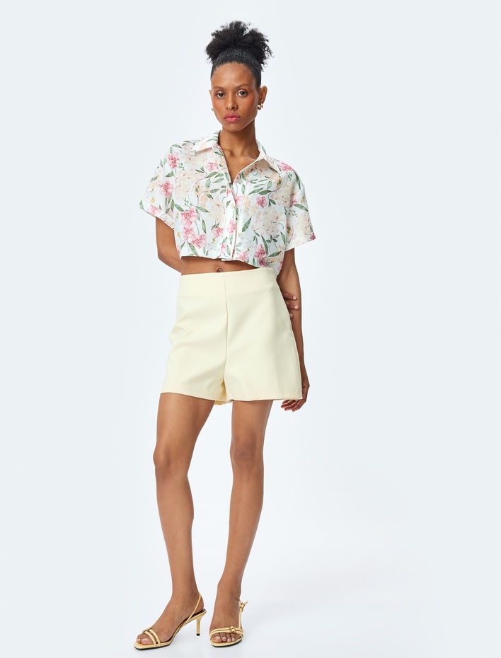 Çiçek Desenli Kısa Kollu Crop Gömlek