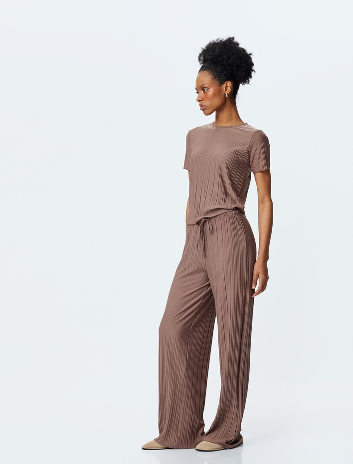  Rahat Kalıp Kısa Kollu Bisiklet Yaka Piliseli Tişört