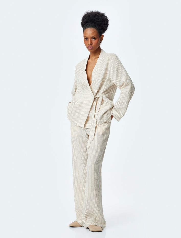  Uzun Kollu Bağlama Detaylı Cepli Çizgili Kruvaze Kimono