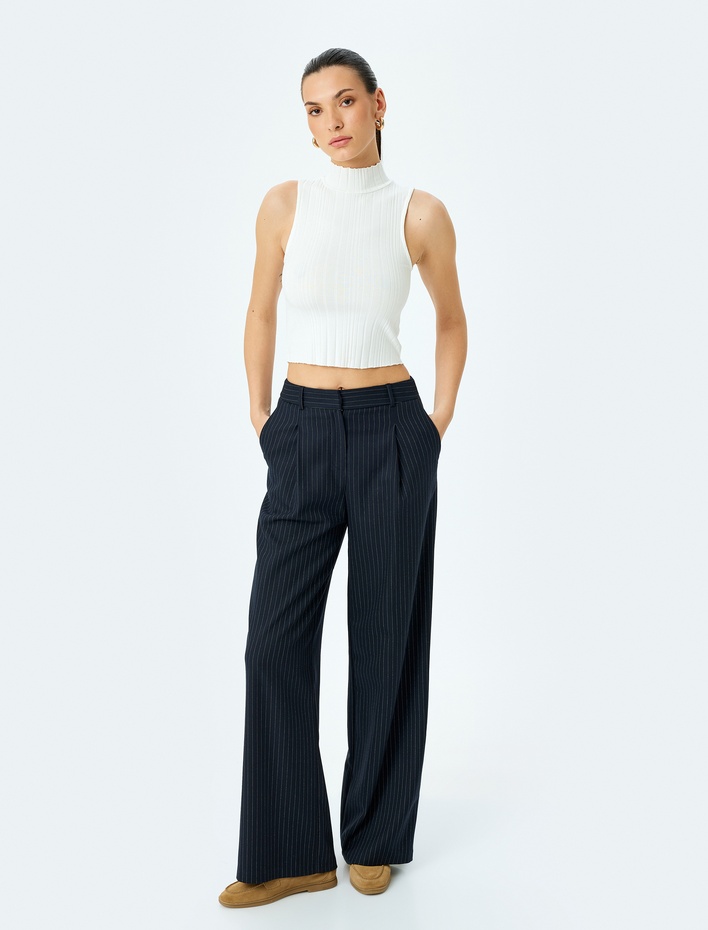  Dik Yaka Kolsuz Slim Fit Basic Crop Tişört