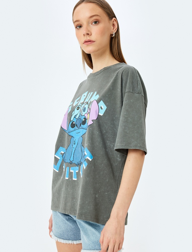 Stitch Lisanslı Baskılı Kısa Kollu Bisiklet Yaka Oversize Tişört_1