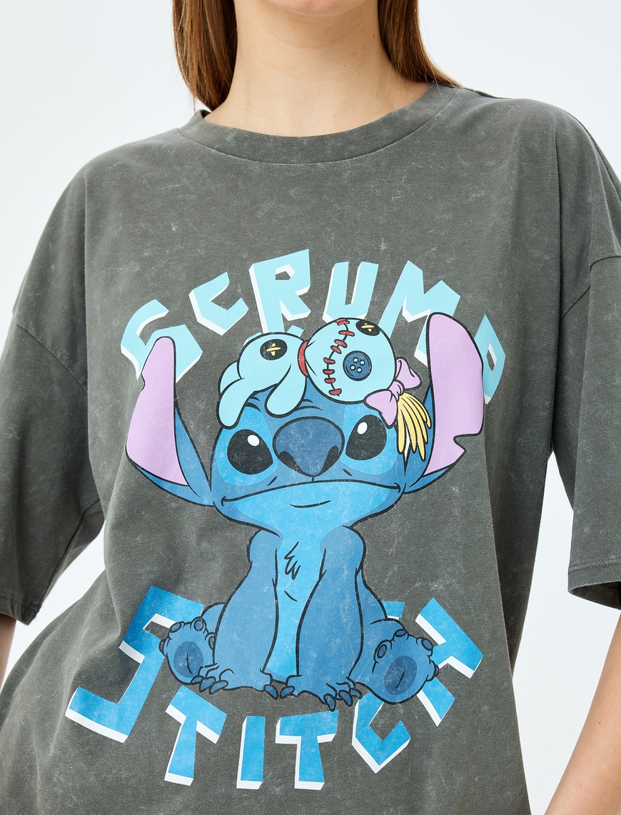   Stitch Lisanslı Baskılı Kısa Kollu Bisiklet Yaka Oversize Tişört