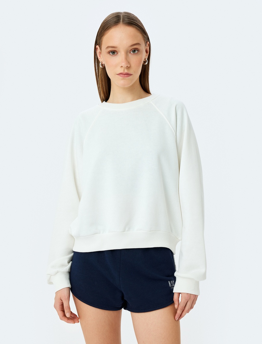   Bisiklet Yaka Uzun Kollu Basic Oversize Sweatshirt