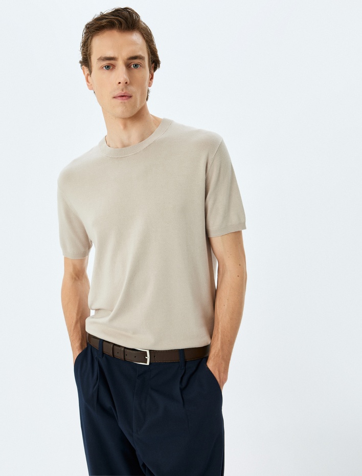  Regular Fit Bisiklet Yaka Viskon Basic Kısa Kollu Triko Tişört