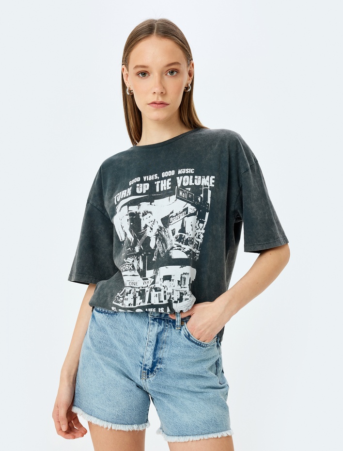  Bisiklet Yaka Baskılı Kısa Kollu Yıkamalı Oversize Tişört