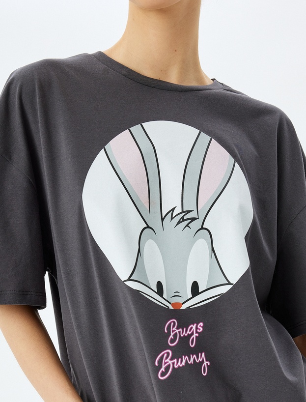 Bugs Bunny Lisanslı Arkası Baskılı Oversize Tişört_4