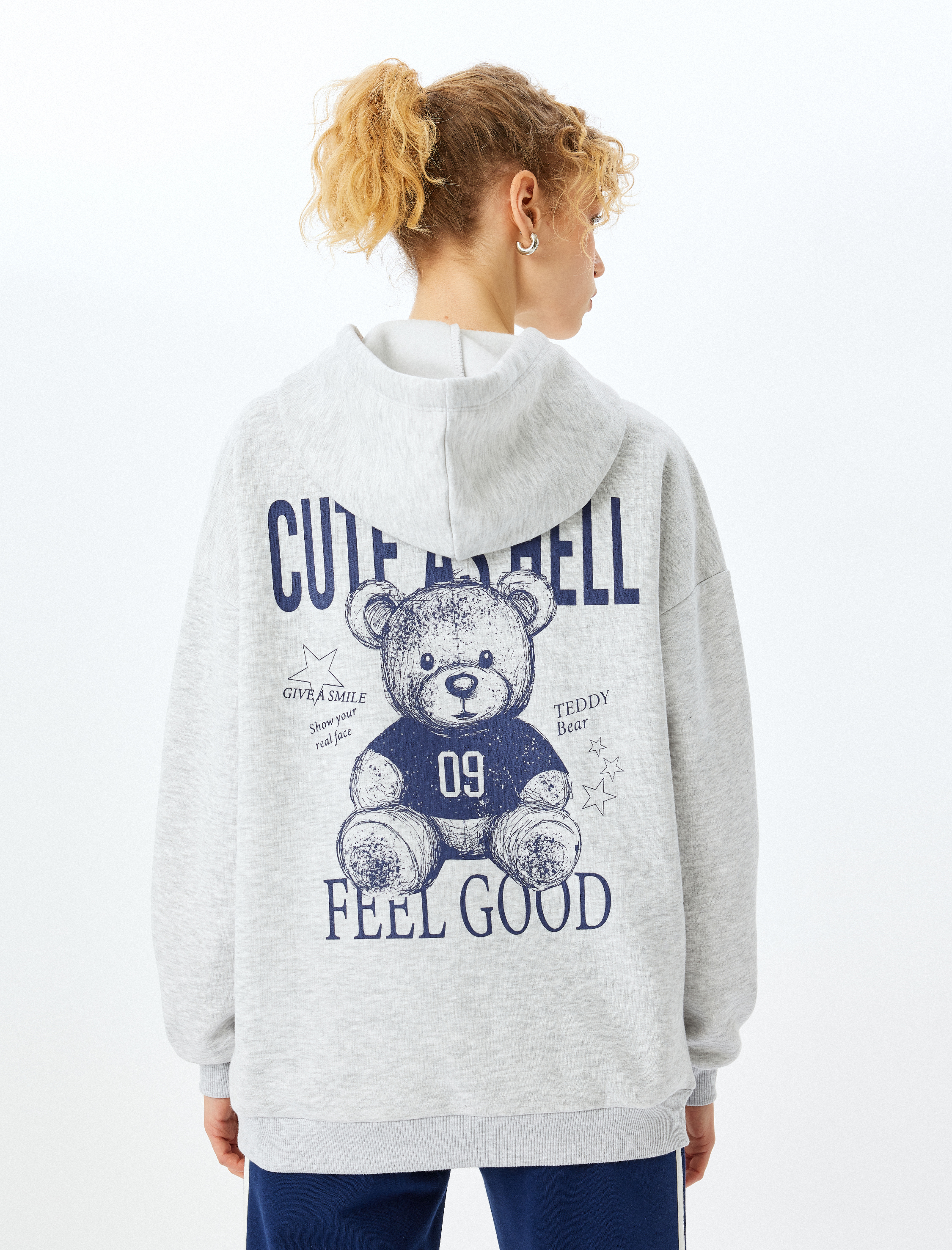   Şardonlu Kanguru Cepli Kapüşonlu Arkası Baskılı Oversize Sweatshirt