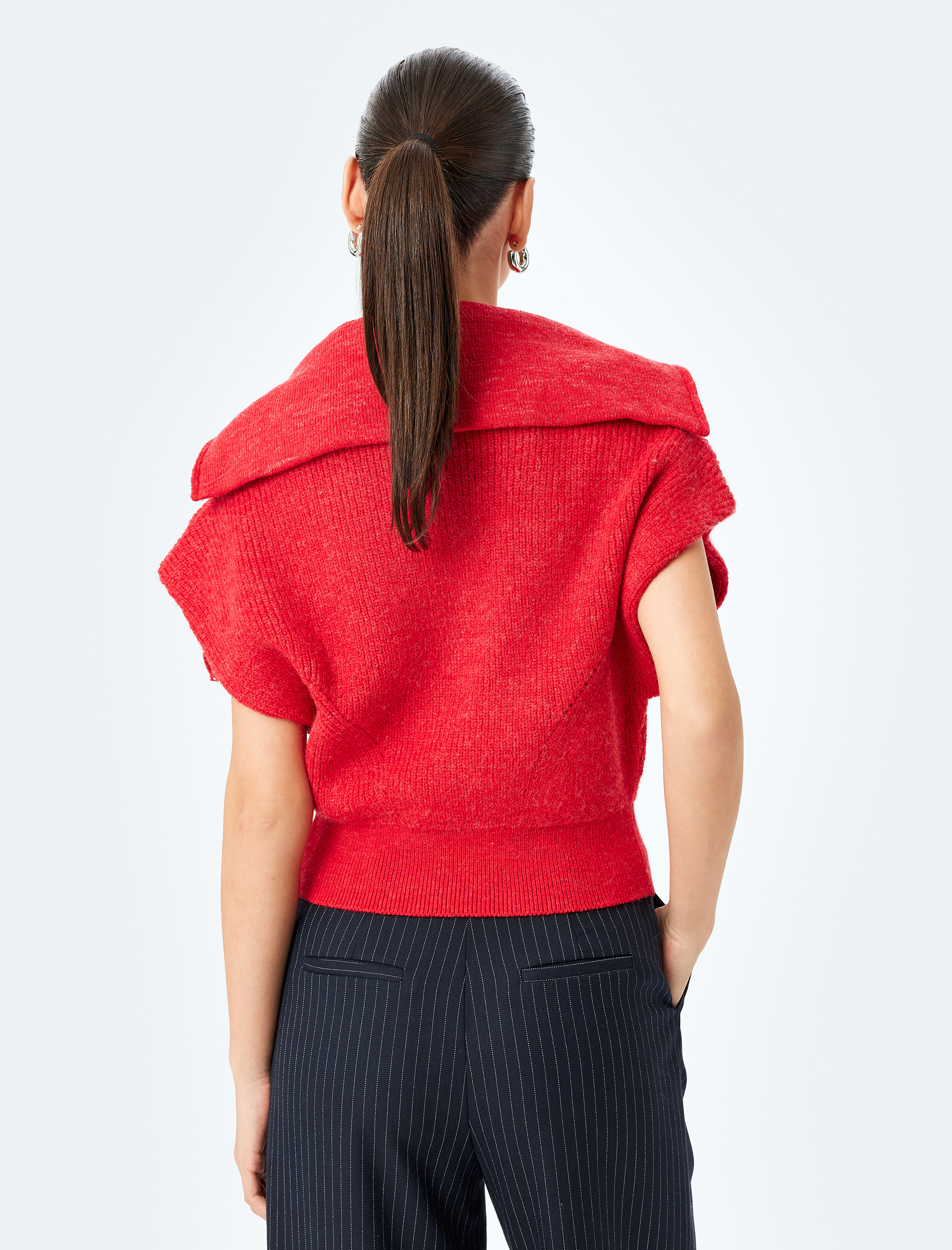   Yarım Fermuar Detaylı Kolsuz Dik Yaka Süveter