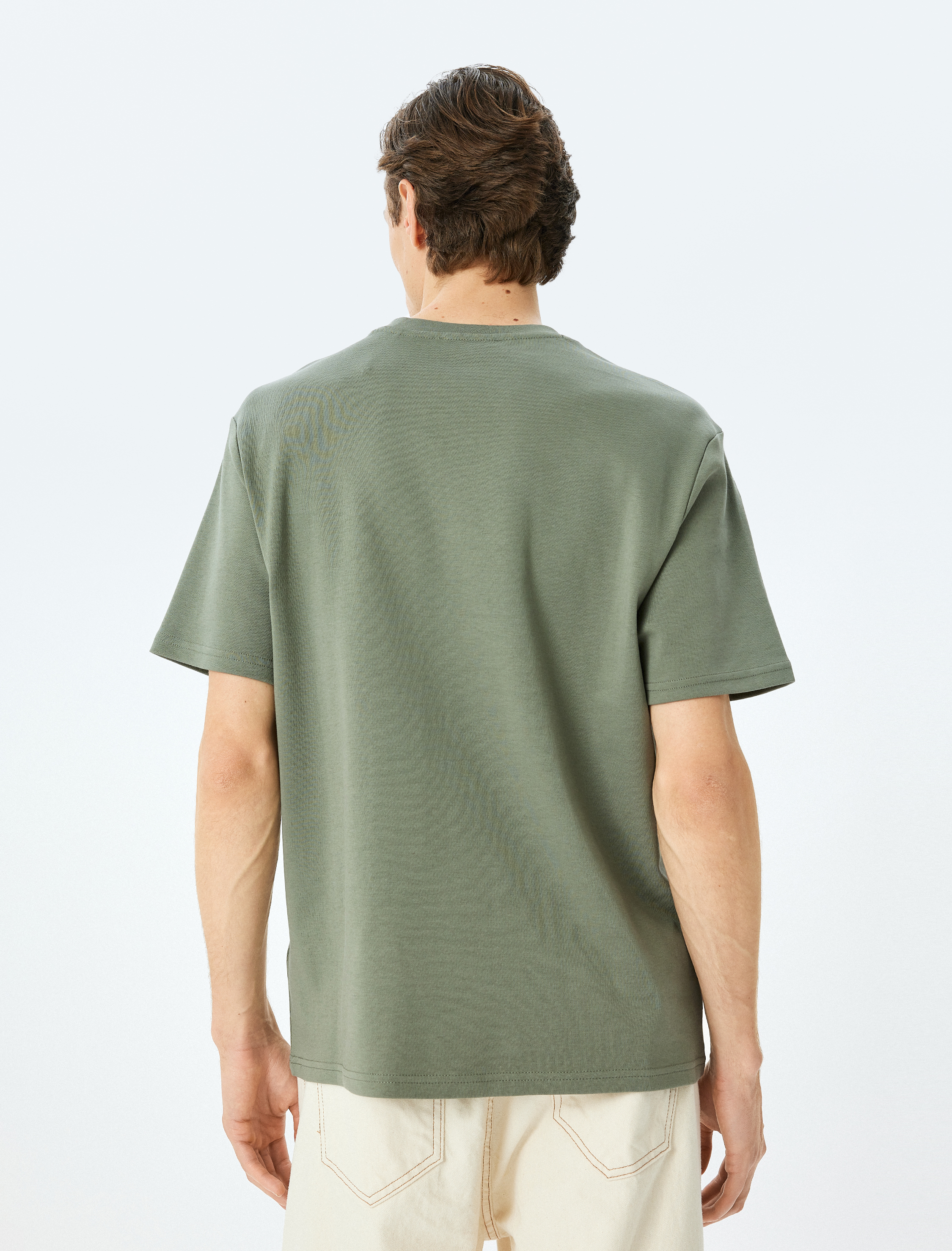   Bisiklet Yaka Tok Kumaş Regular Fit Slogan İşlemeli Kısa Kollu Tişört