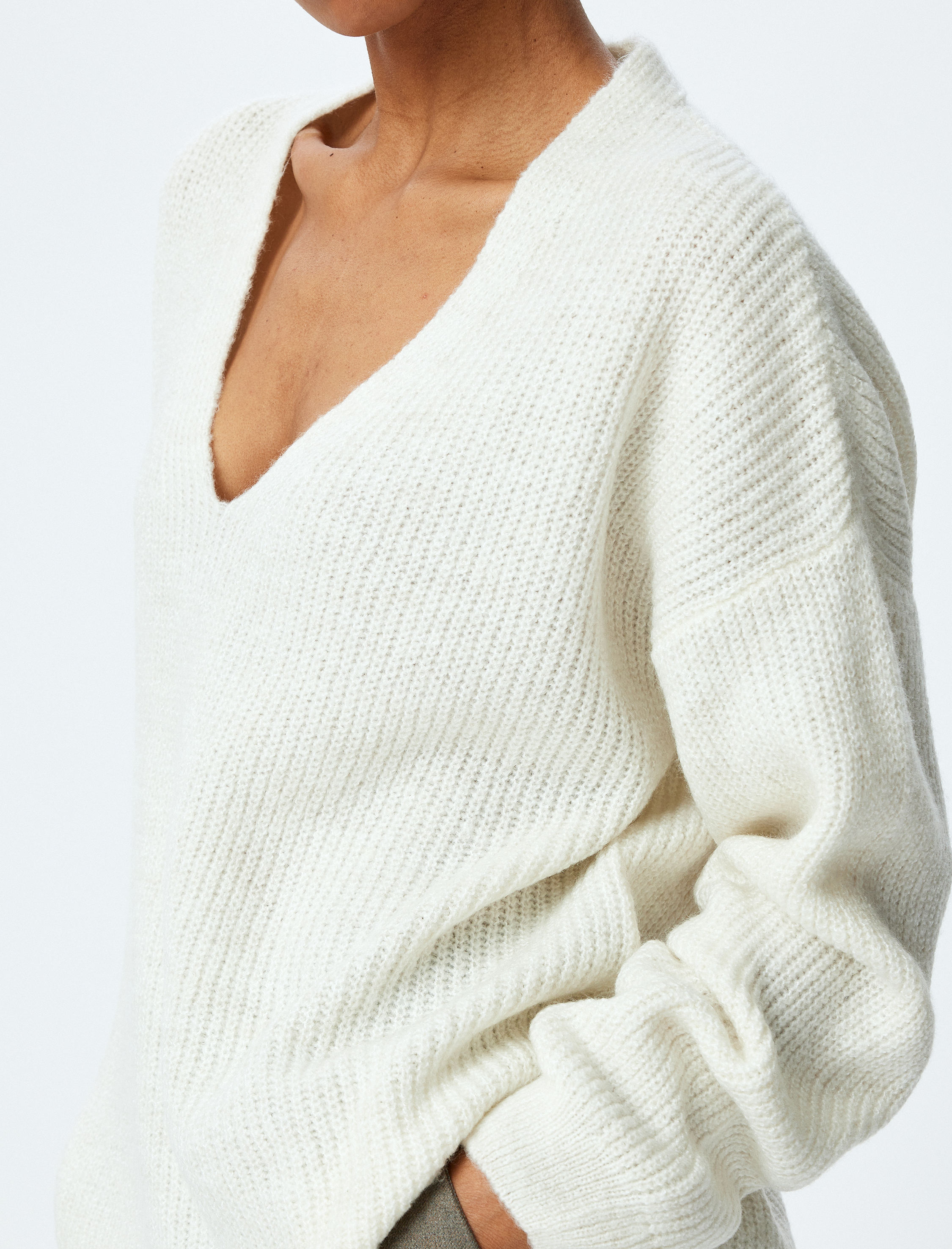 V Yaka Uzun Kollu Oversize Kazak