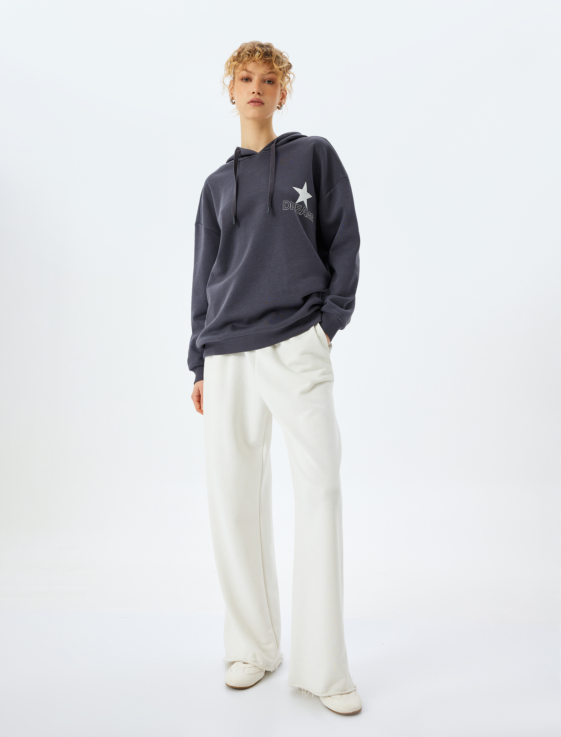   Şardonlu Kapüşonlu Arkası Baskılı Oversize Sweatshirt