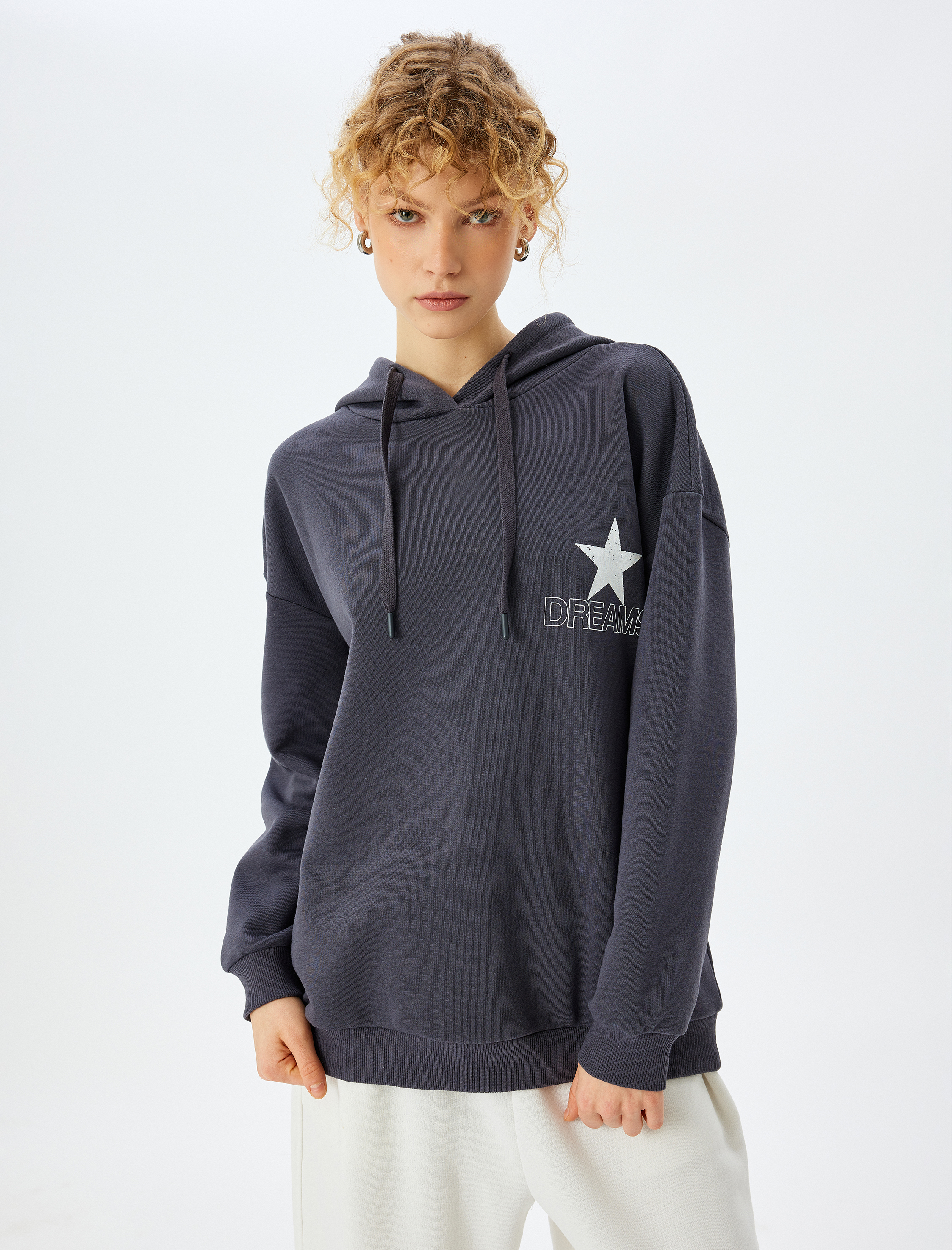   Şardonlu Kapüşonlu Arkası Baskılı Oversize Sweatshirt