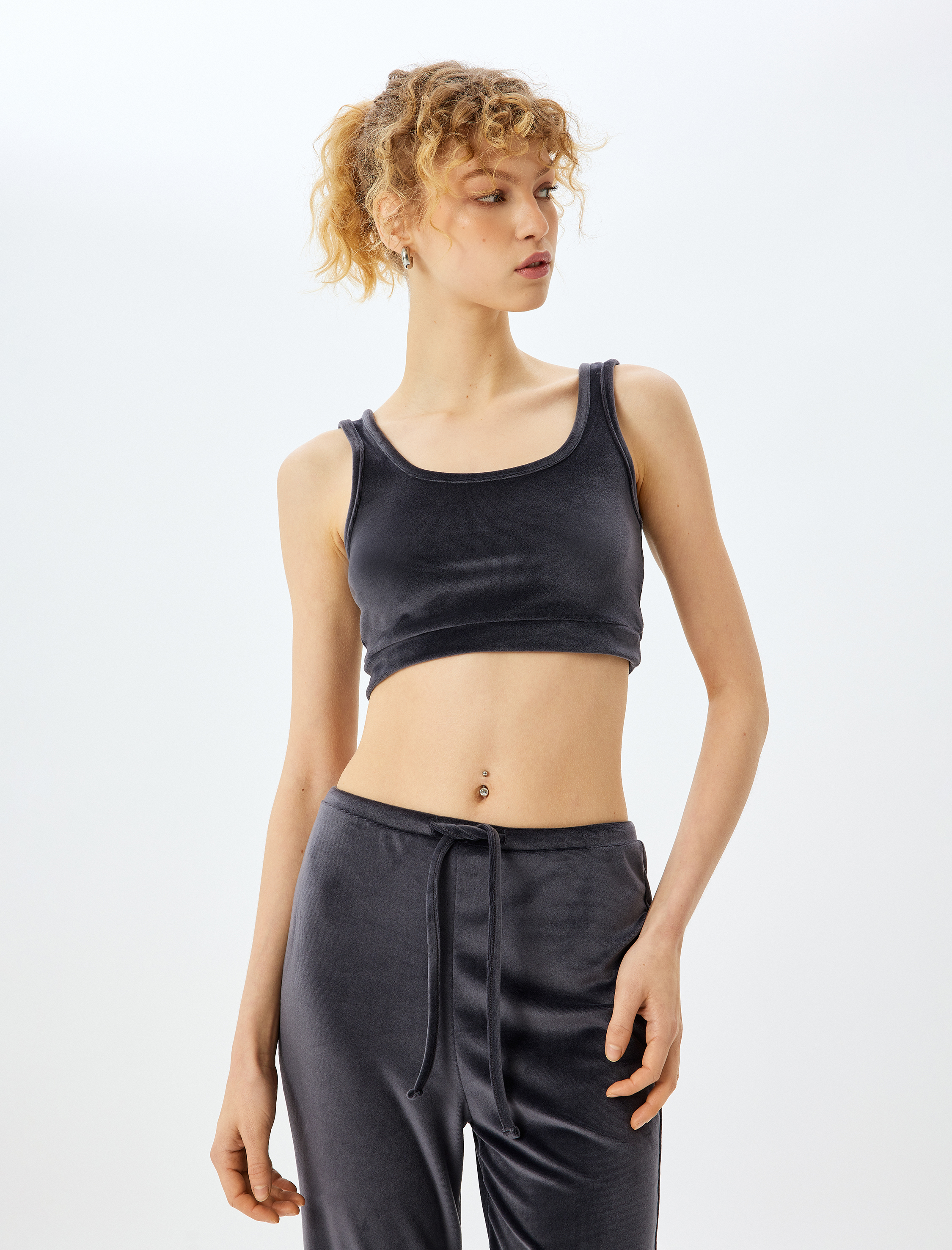   U Yaka Kolsuz Crop Kadife Pijama Üstü