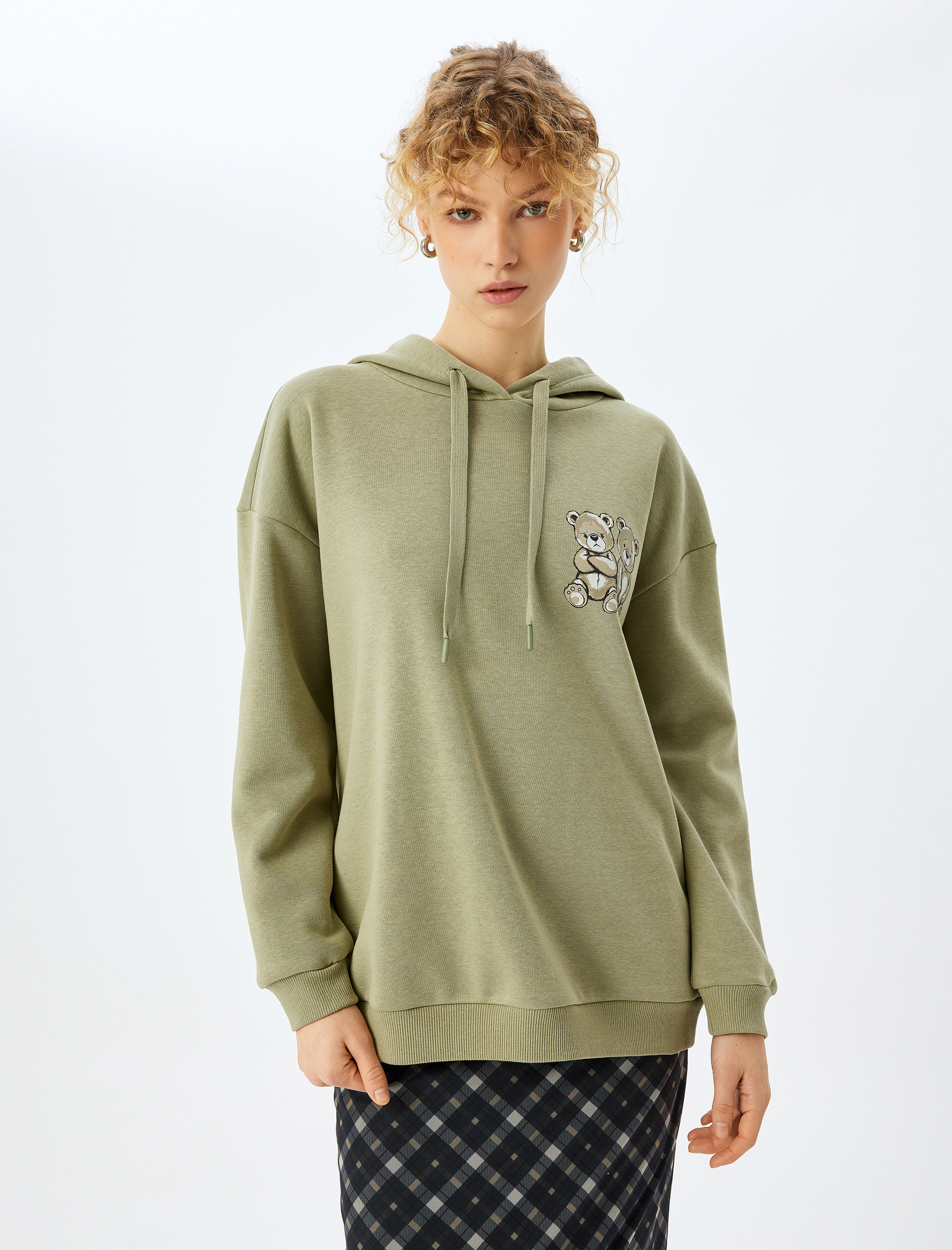   Şardonlu Arkası Ayı Baskılı Kapüşonlu Uzun Kollu Sweatshirt