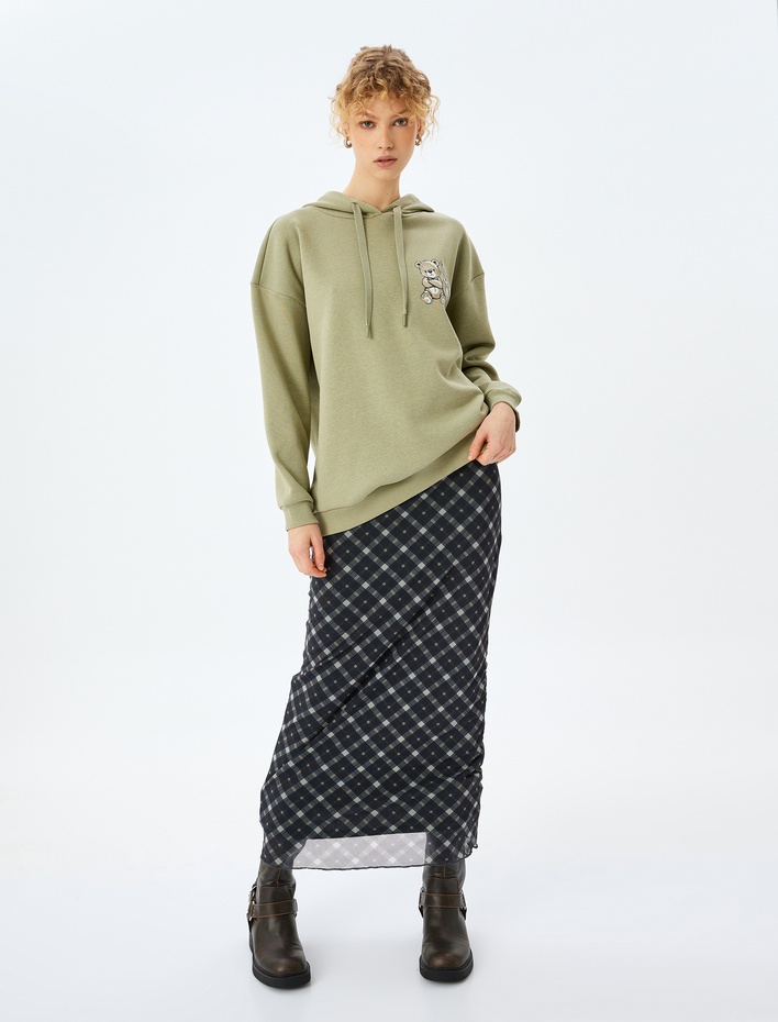  Şardonlu Arkası Ayı Baskılı Kapüşonlu Uzun Kollu Sweatshirt