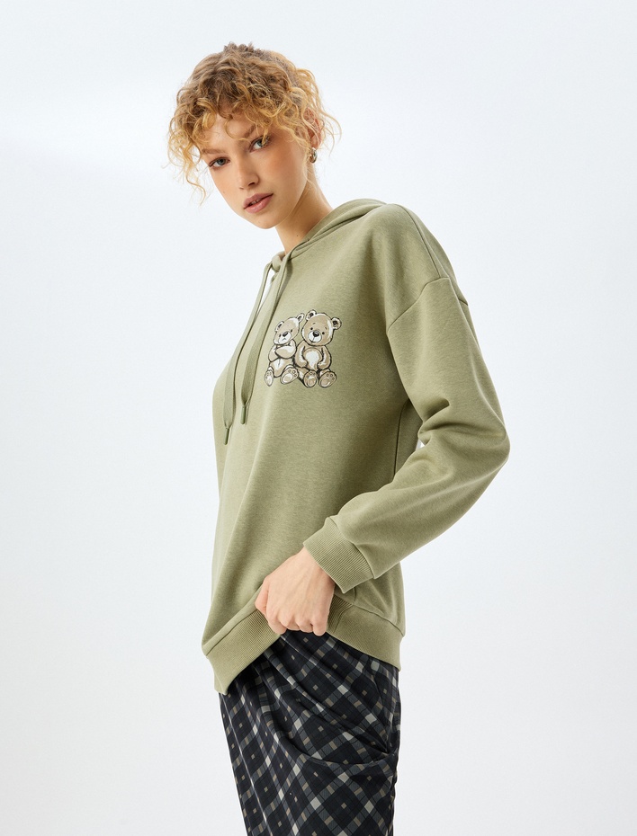  Şardonlu Arkası Ayı Baskılı Kapüşonlu Uzun Kollu Sweatshirt