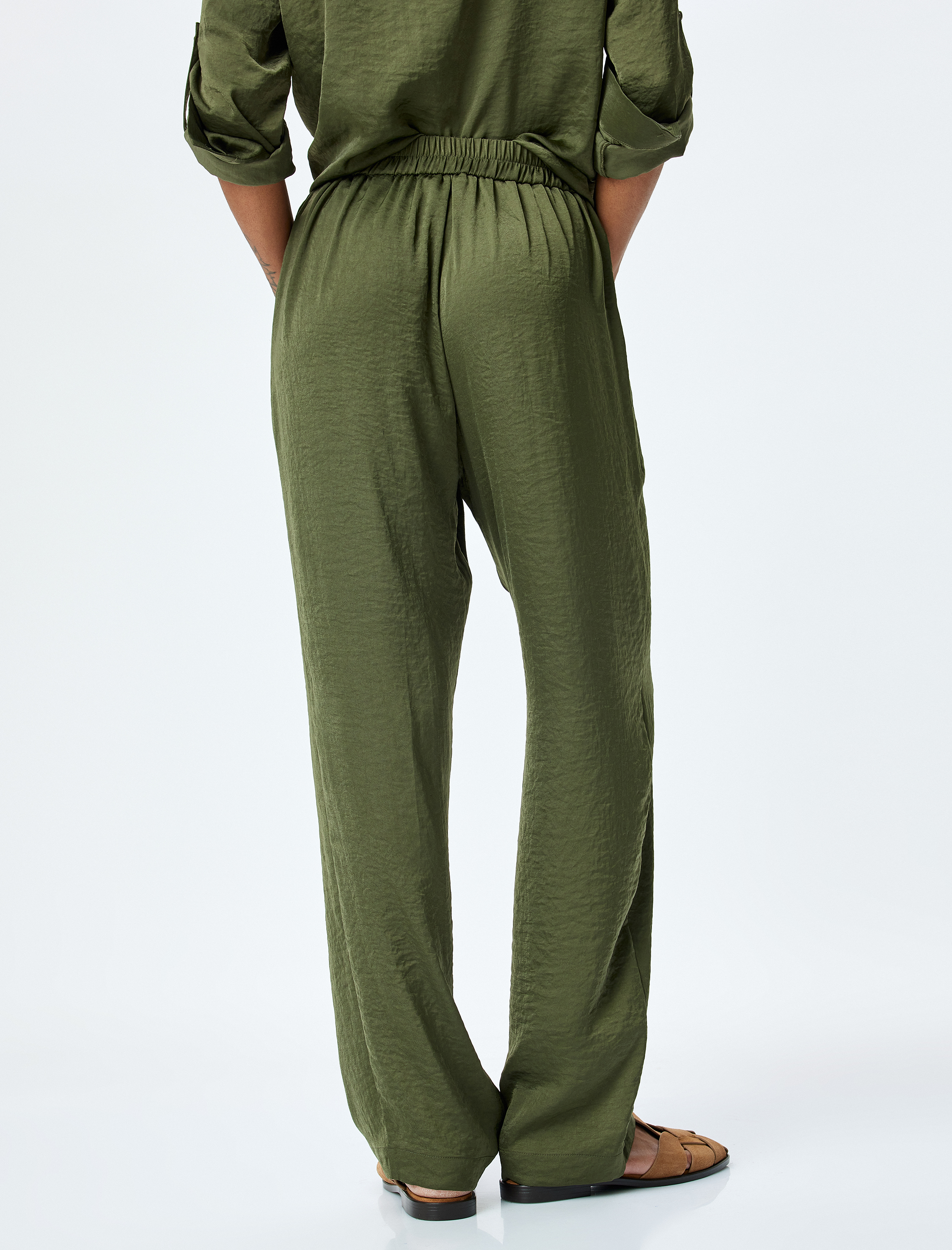   Pile Detaylı Cepli Bol Paça Aerobin Saten Pantolon