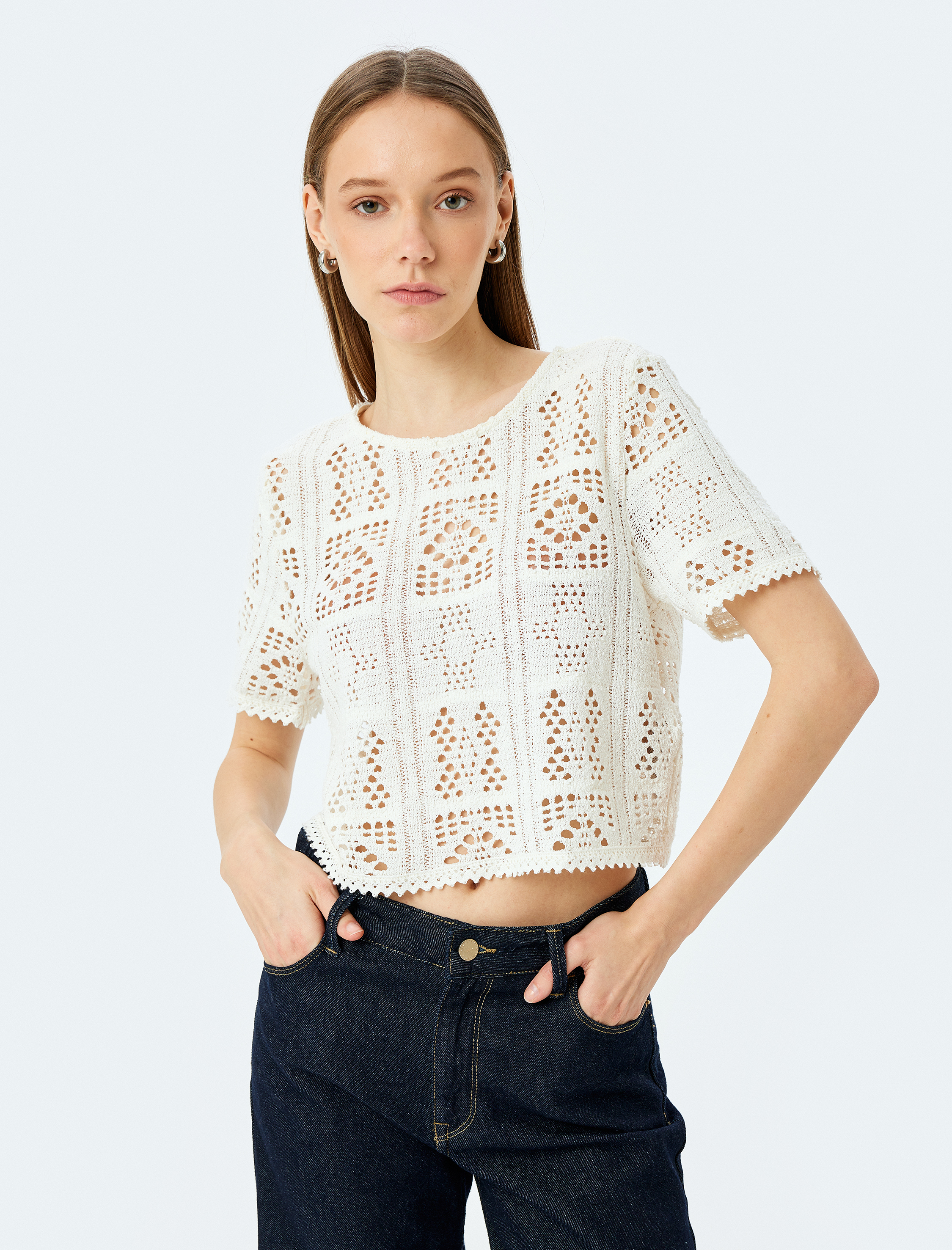 Ajurlu Bisiklet Yaka Kısa Kollu Crop Tişört