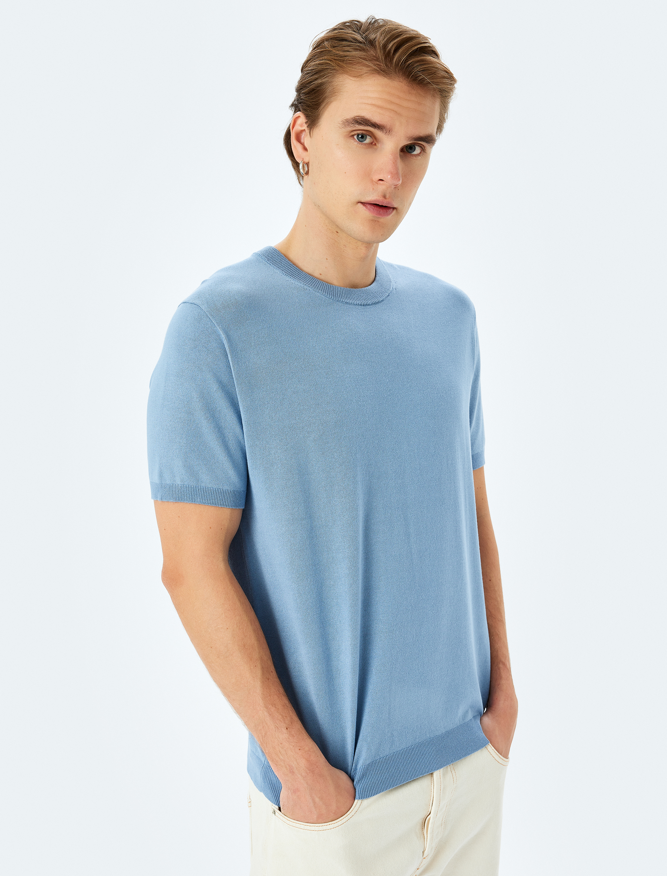   Regular Fit Bisiklet Yaka Viskon Basic Kısa Kollu Triko Tişört