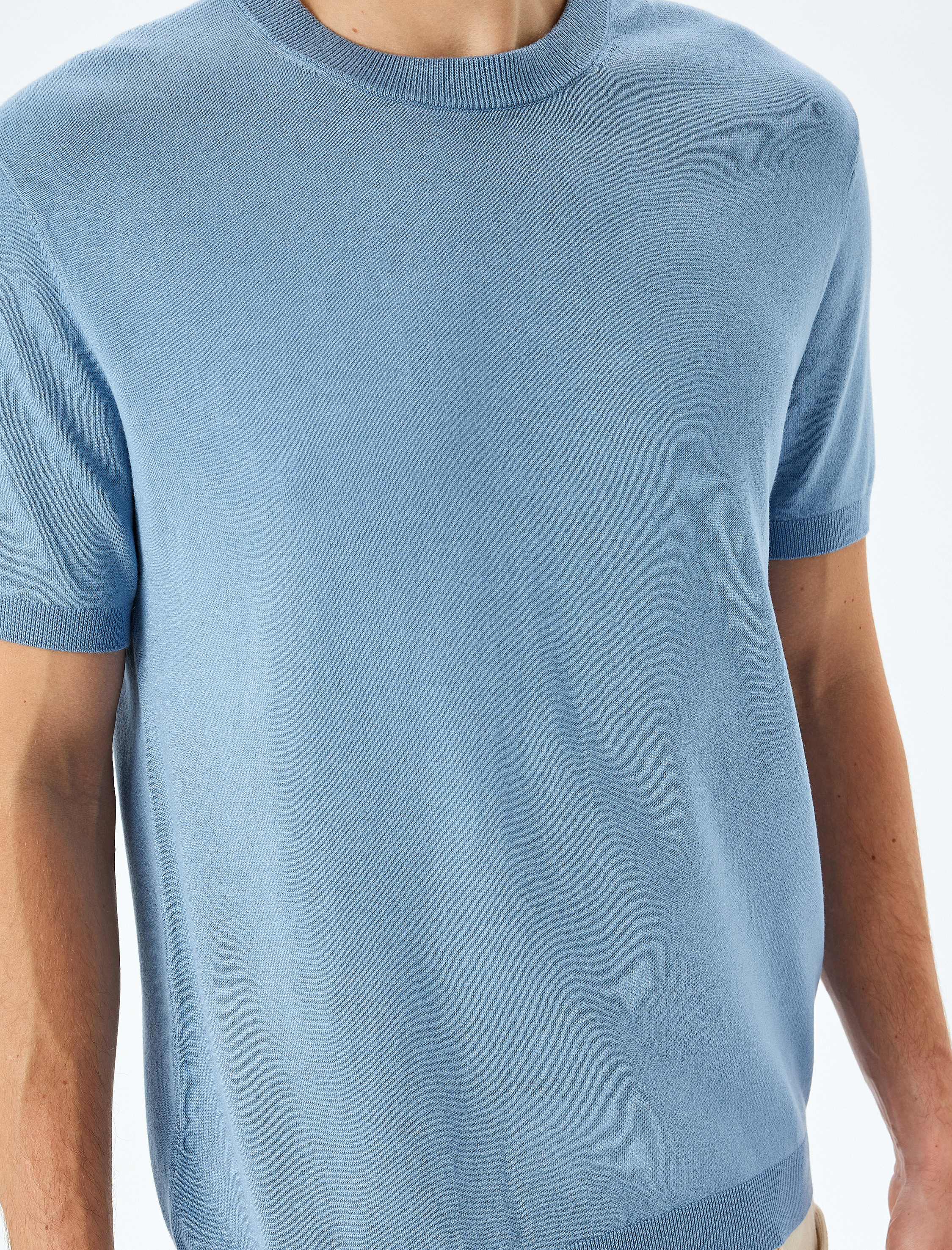   Regular Fit Bisiklet Yaka Viskon Basic Kısa Kollu Triko Tişört