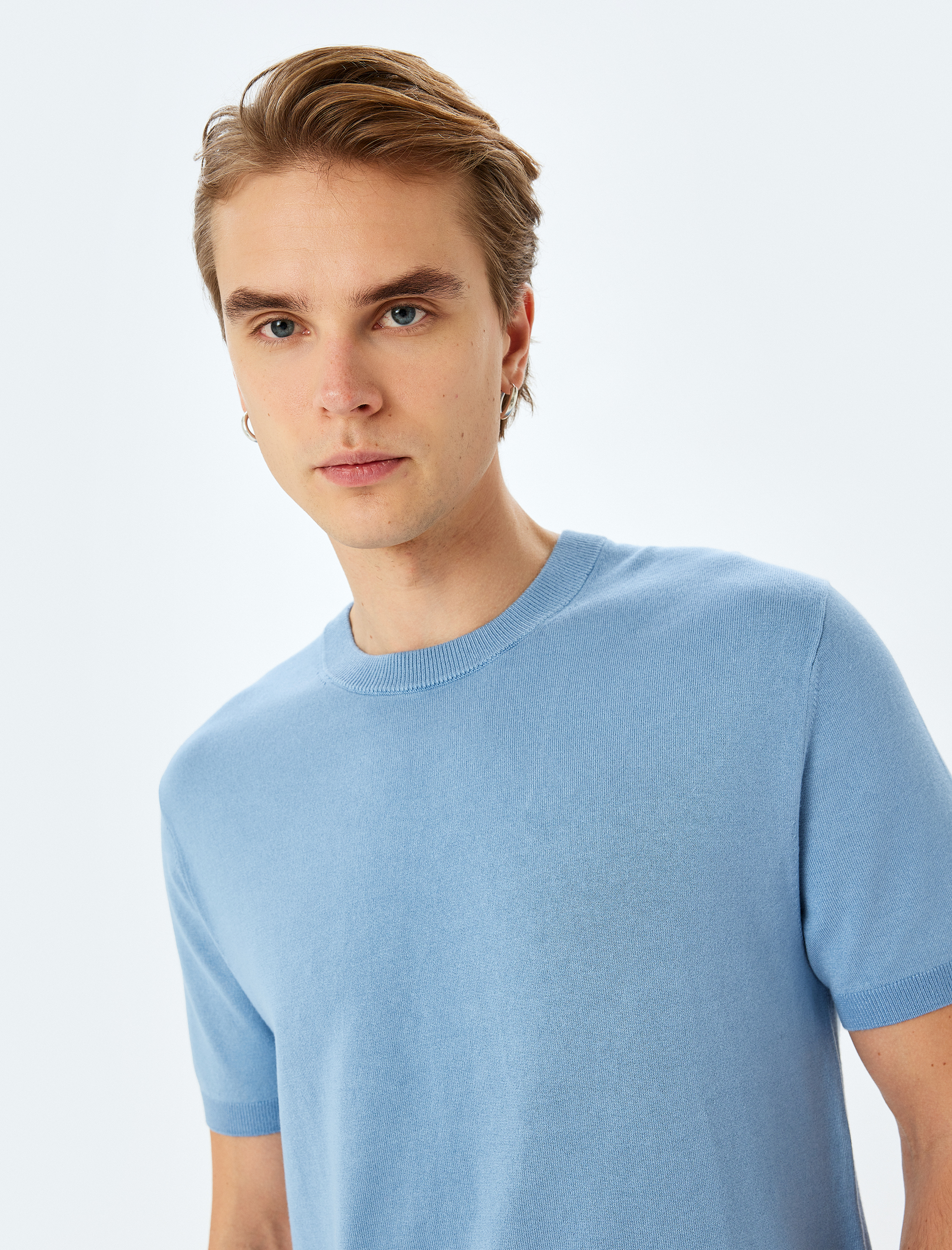   Regular Fit Bisiklet Yaka Viskon Basic Kısa Kollu Triko Tişört