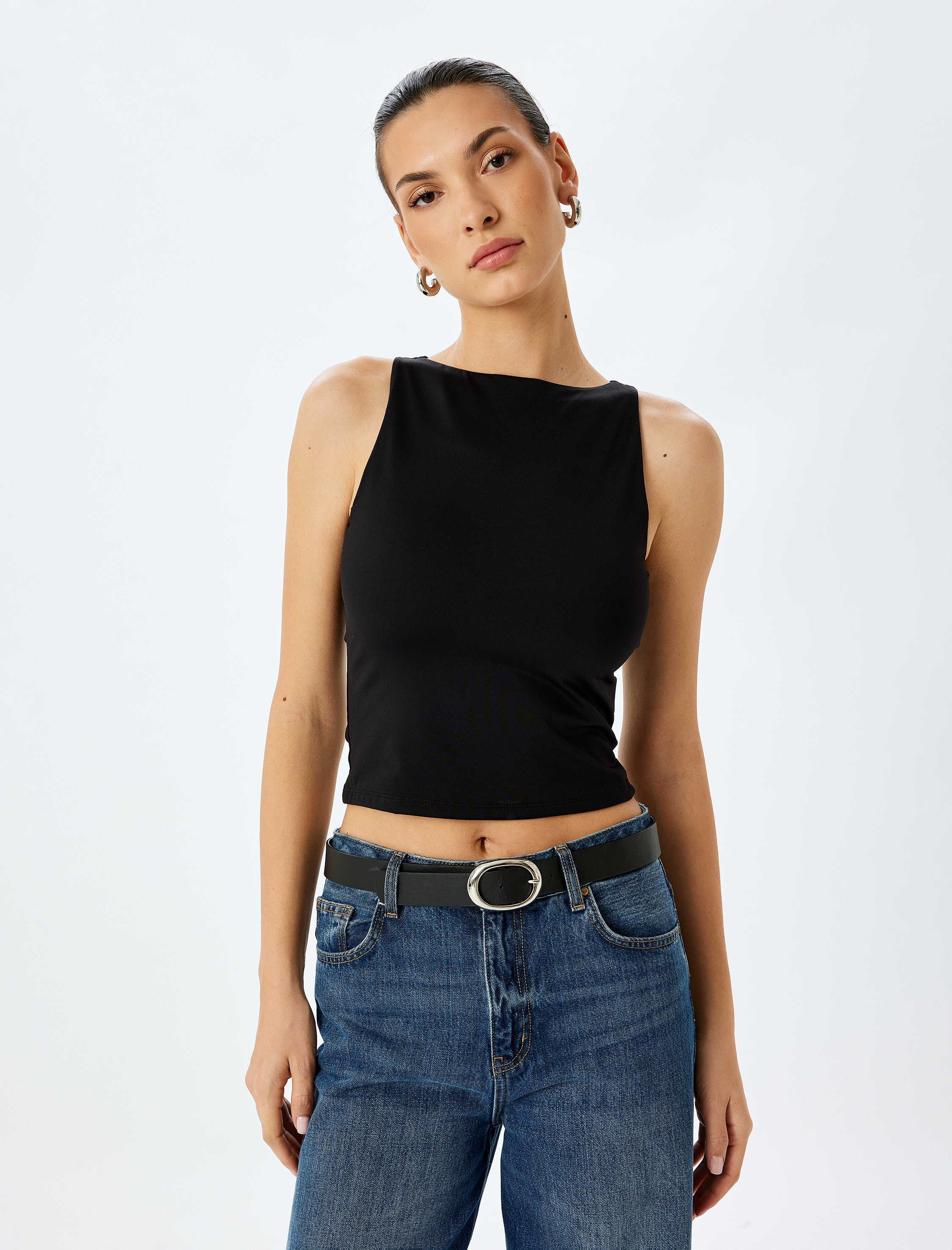   Slim Fit Kayık Yaka Kolsuz Tişört