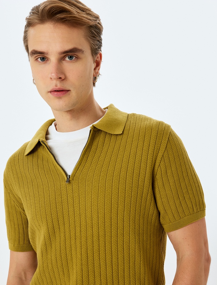  Yarım Fermuarlı Pamuklu Dokulu Kısa Kollu Triko Tişört