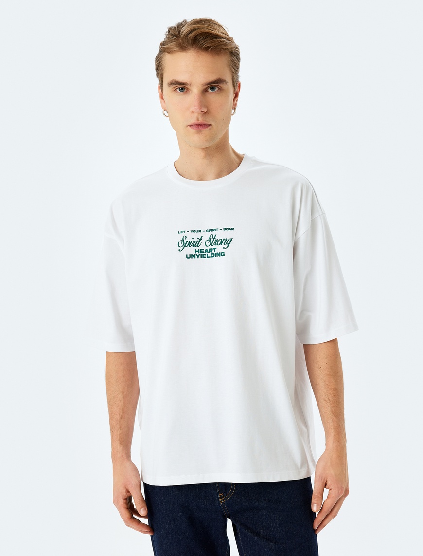   Pamuklu Tok Kumaş Kısa Kollu Bisiklet Yaka Slogan Baskılı Oversize Tişört