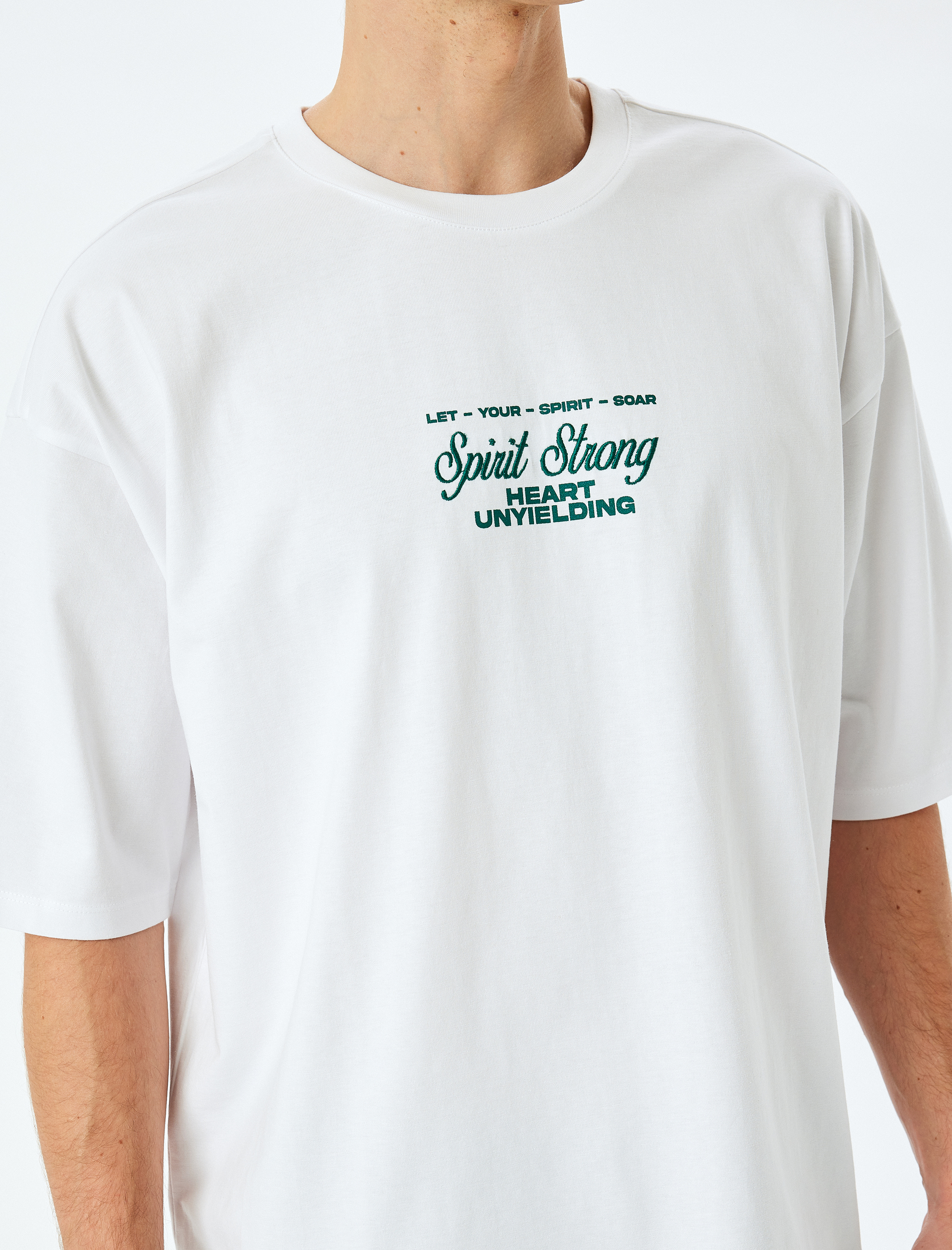   Pamuklu Tok Kumaş Kısa Kollu Bisiklet Yaka Slogan Baskılı Oversize Tişört