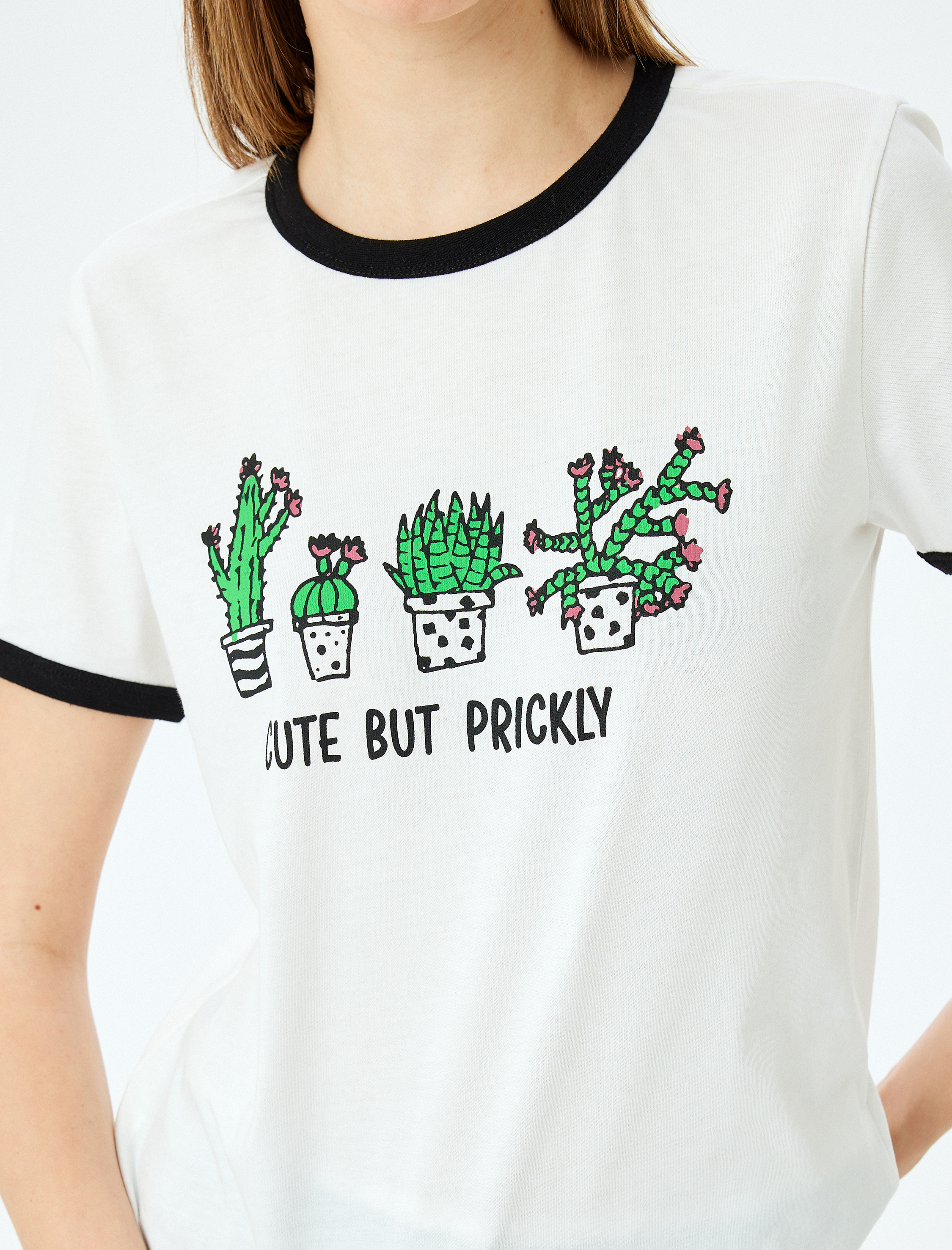   Kaktüs Baskılı Bisiklet Yaka Biyeli Kısa Kollu Tişört