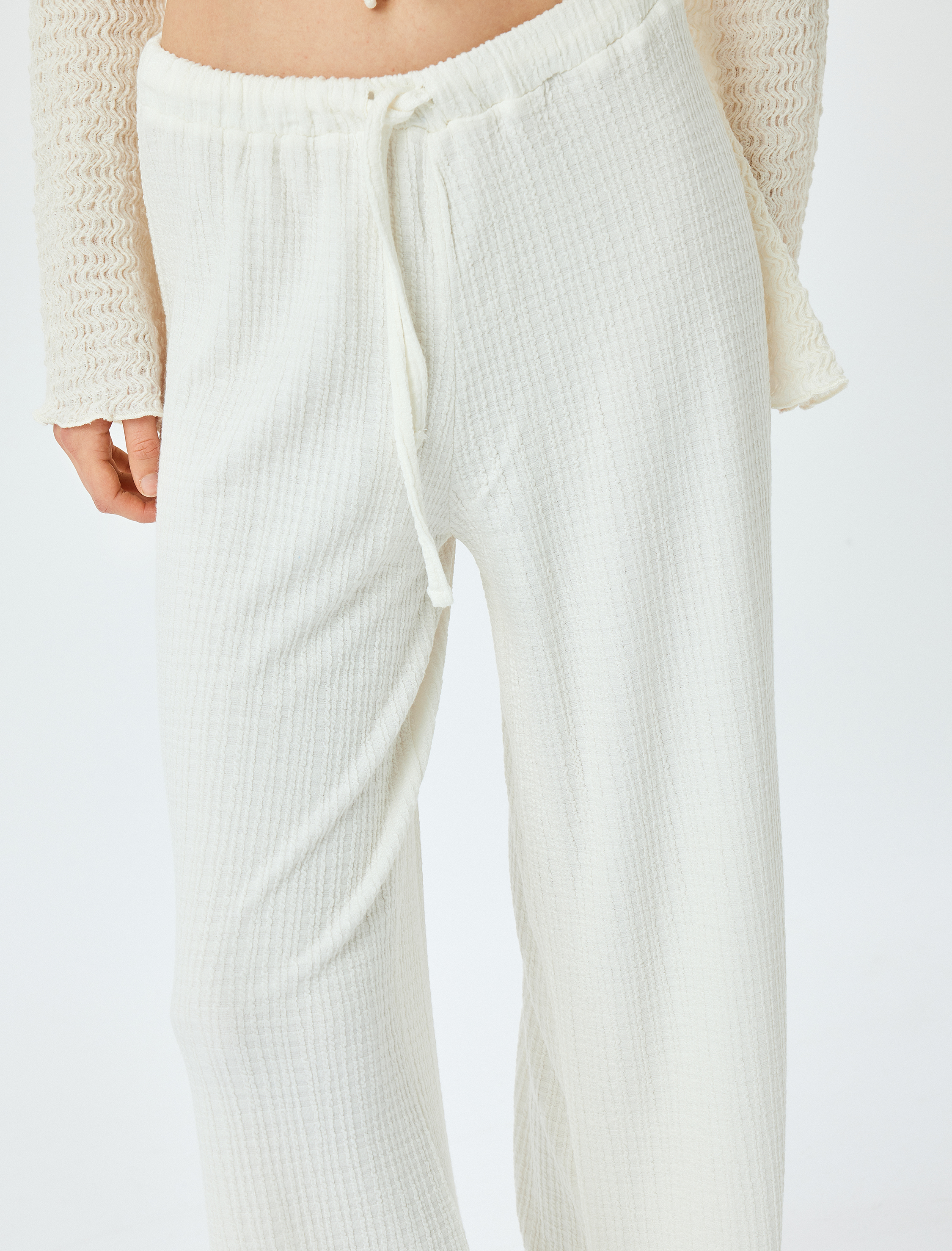   Beli Bağcıklı Yüksek Bel Geniş Paça Pantolon