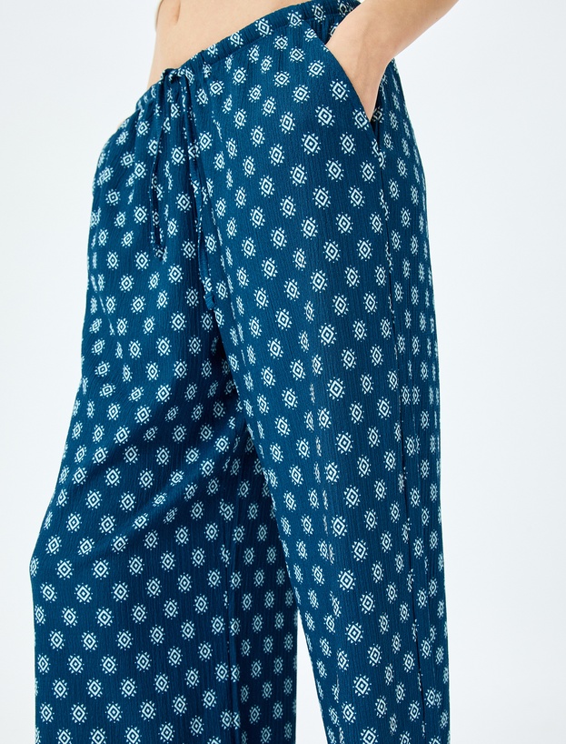 Beli Bağcıklı Rahat Kalıp Geniş Paça Pantolon_4