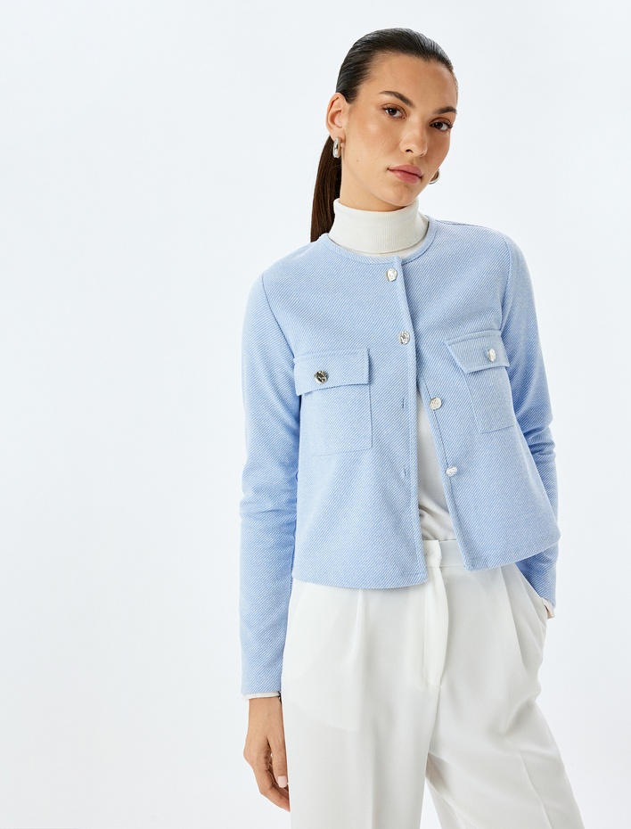  Aplike Detaylı Uzun Kollu Yuvarlak Yaka Crop Ceket