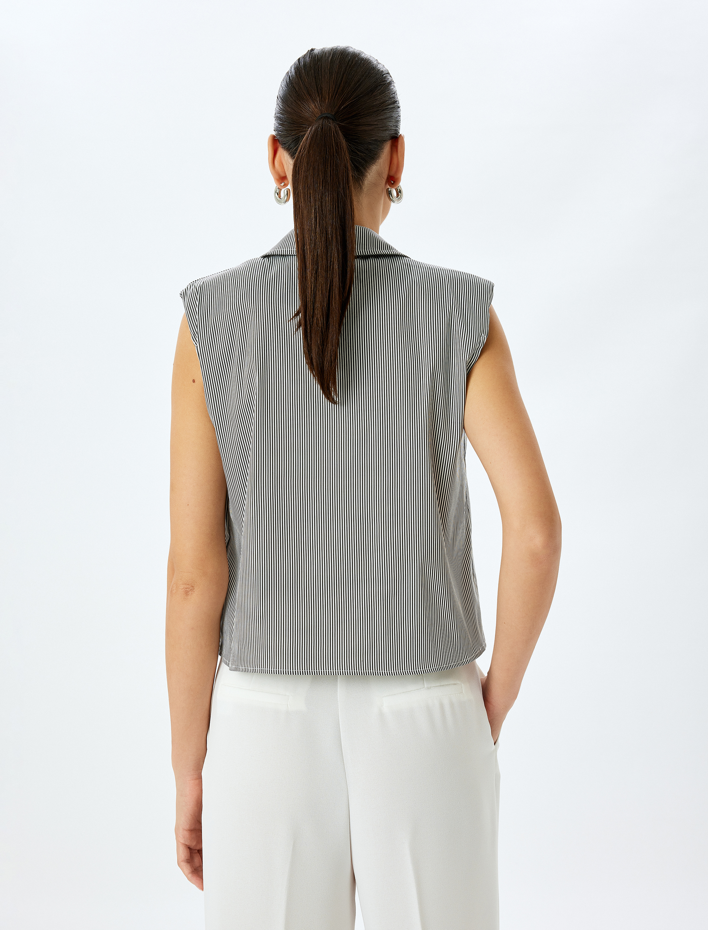 Klasik Yaka Boncuk İşleme Detaylı Çizgili Kolsuz Gömlek