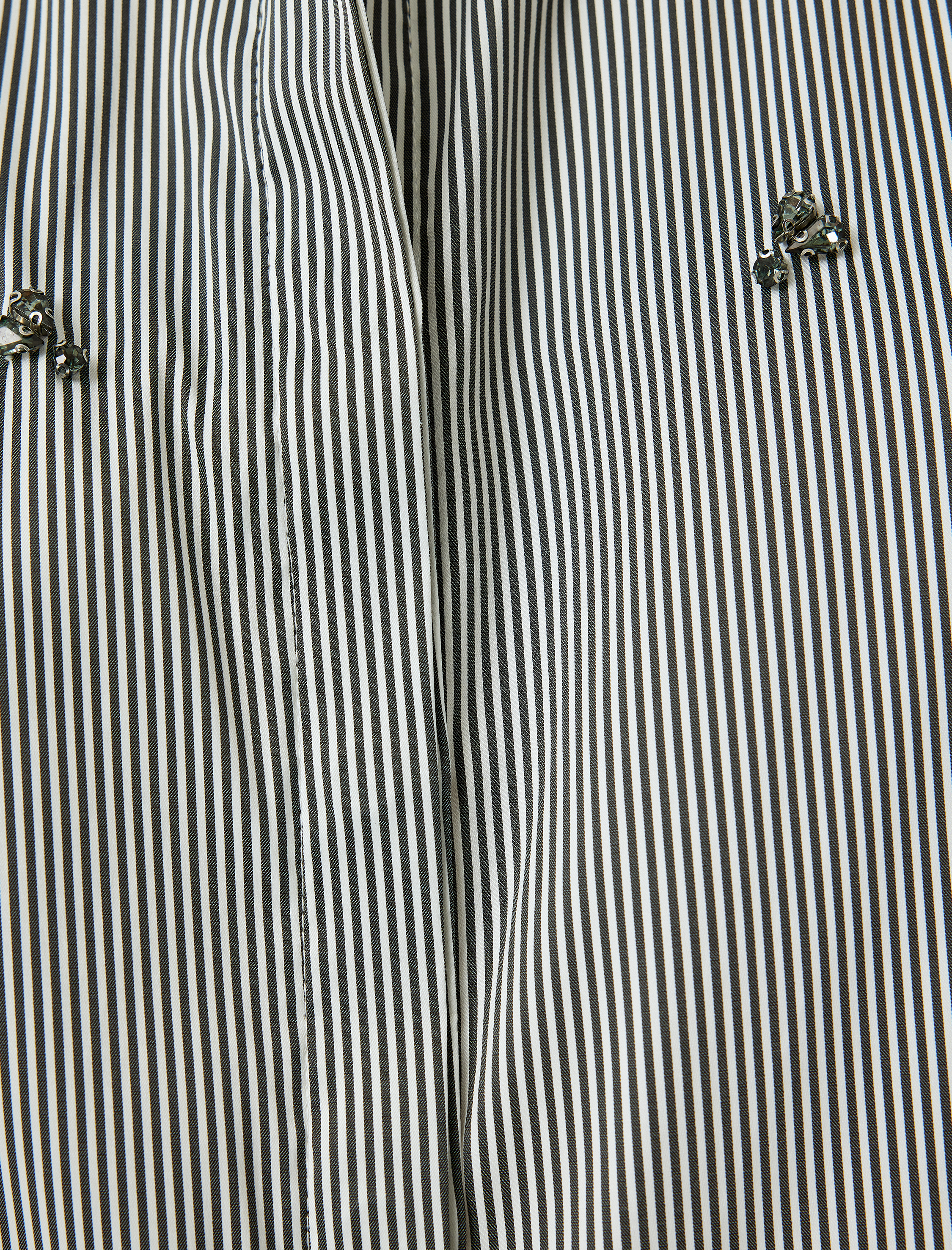 Klasik Yaka Boncuk İşleme Detaylı Çizgili Kolsuz Gömlek