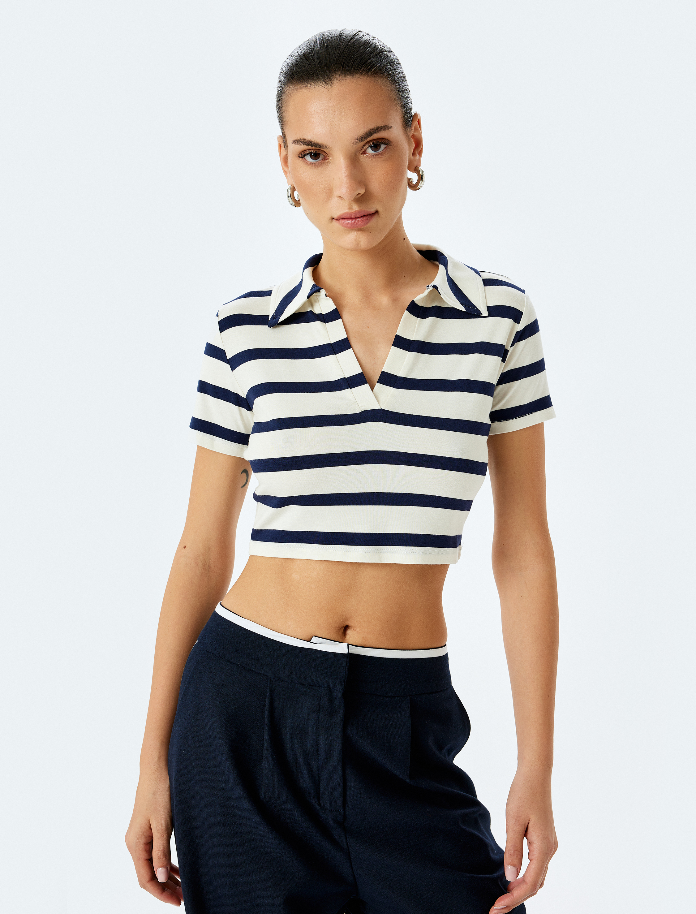 Viskon Kısa Kollu Çizgili Polo Yaka Crop Tişört