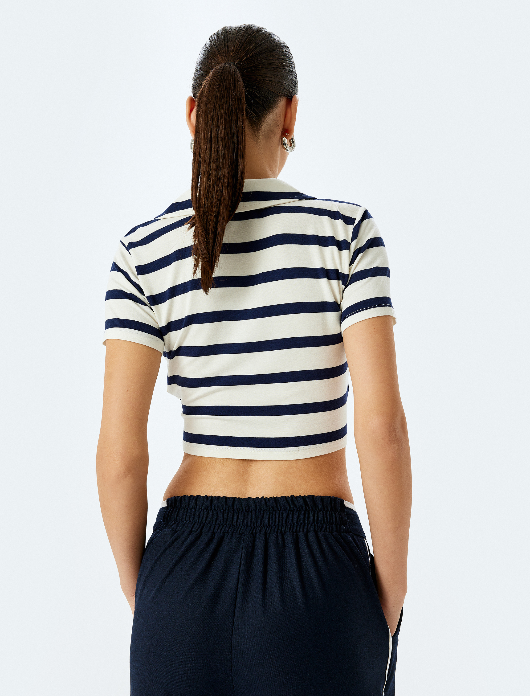 Viskon Kısa Kollu Çizgili Polo Yaka Crop Tişört