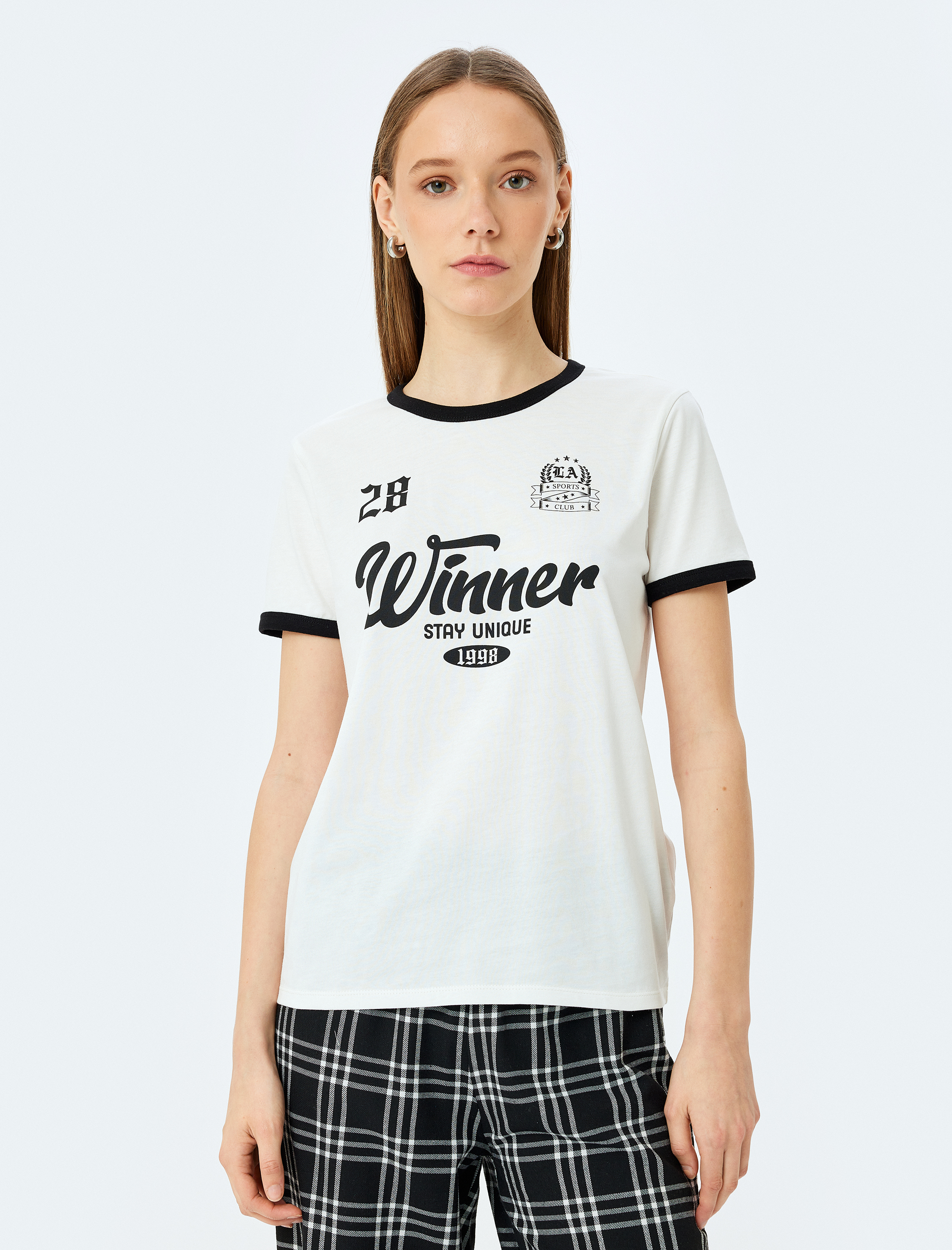   Kolej Baskılı Biyeli Bisiklet Yaka Kısa Kollu Tişört