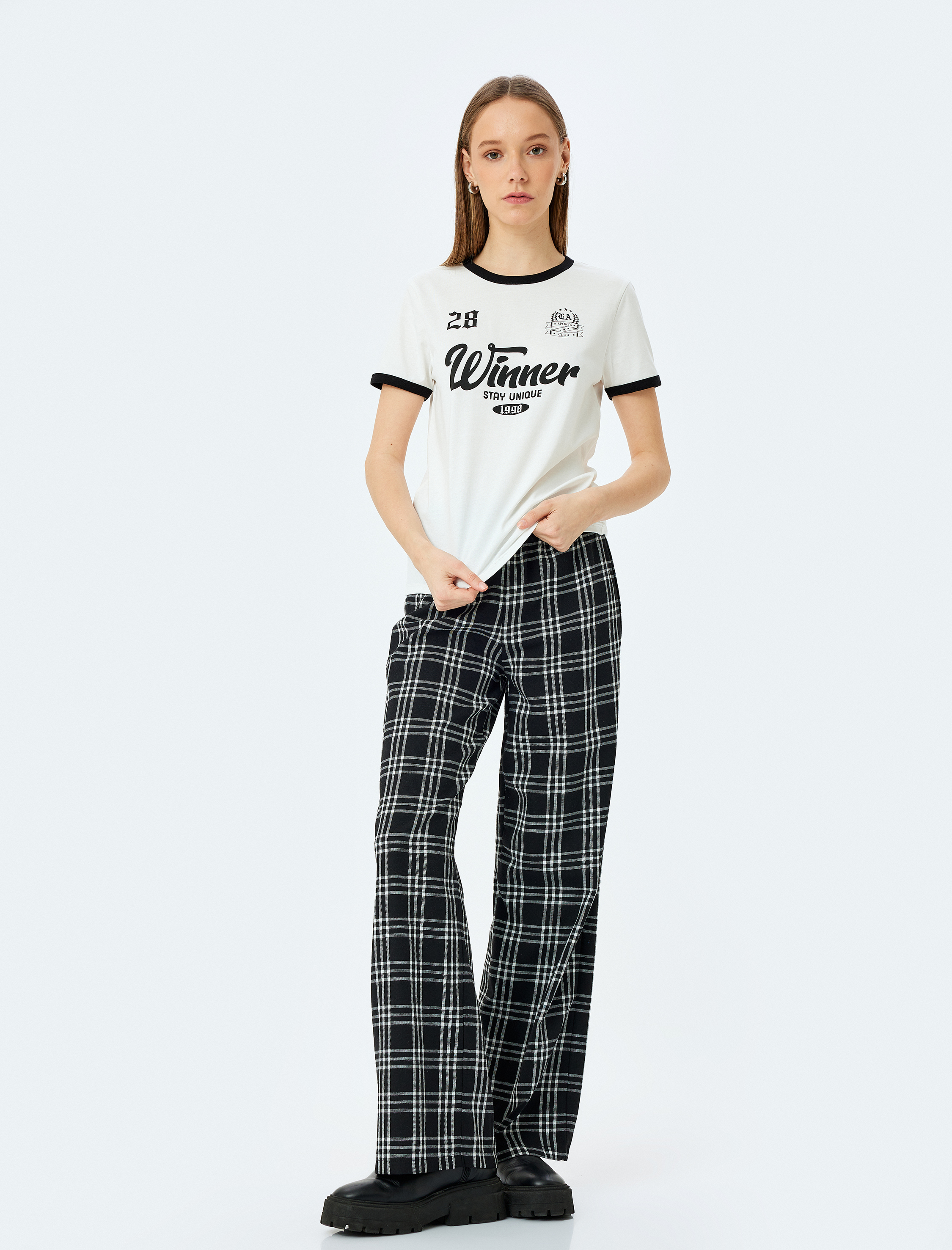   Kolej Baskılı Biyeli Bisiklet Yaka Kısa Kollu Tişört