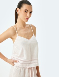 Pamuklu V Yaka Fisto Detaylı İnce Askılı Pijama Üstü