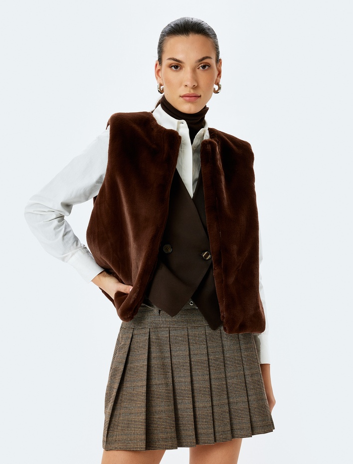  Yuvarlak Yaka Suni Kürk Crop Yelek