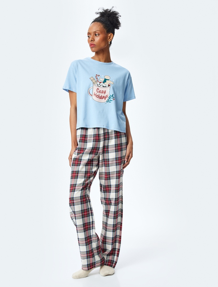  Yılbaşı Temalı Baskılı Kısa Kollu Pijama Üstü