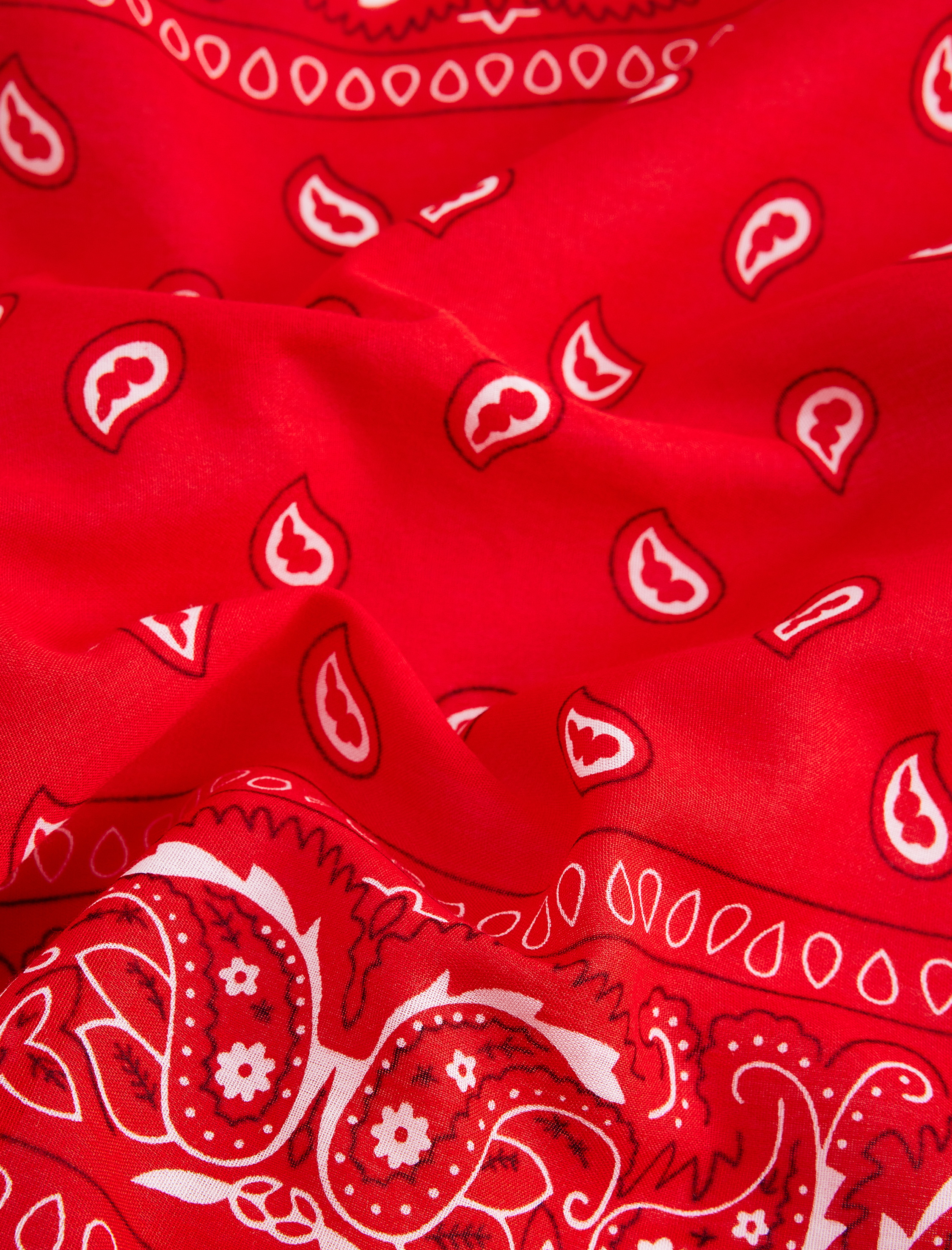  Kadın Desenli Kare Şal