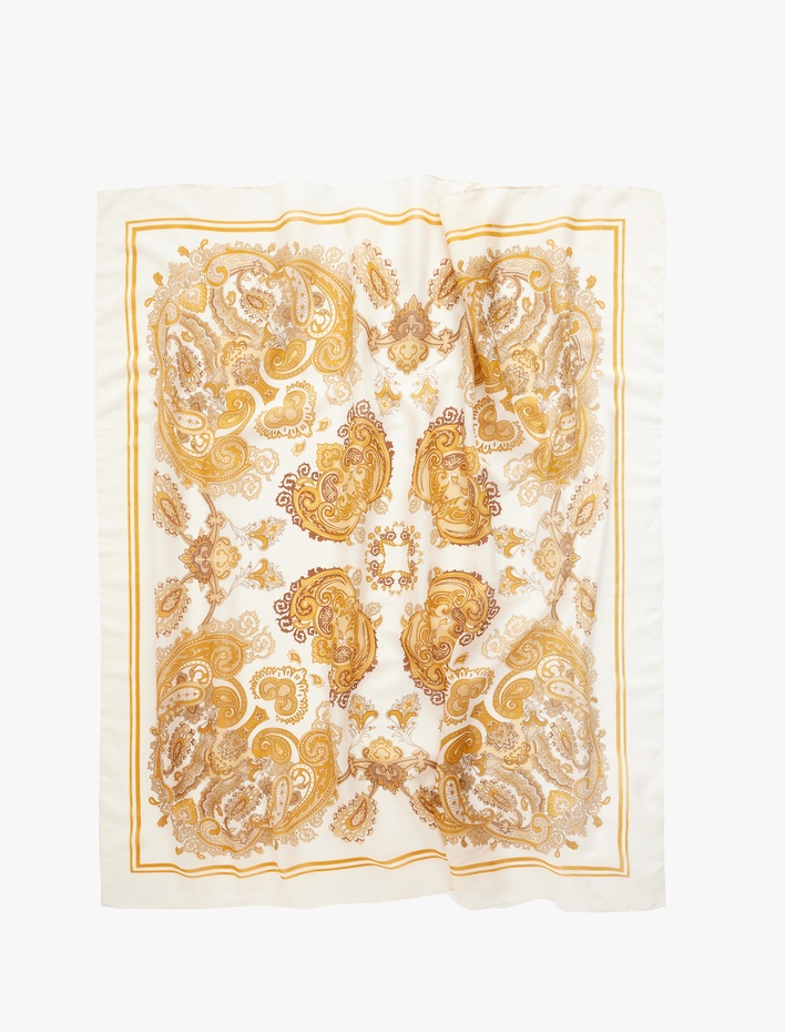 Kadın Desenli Kare Şal