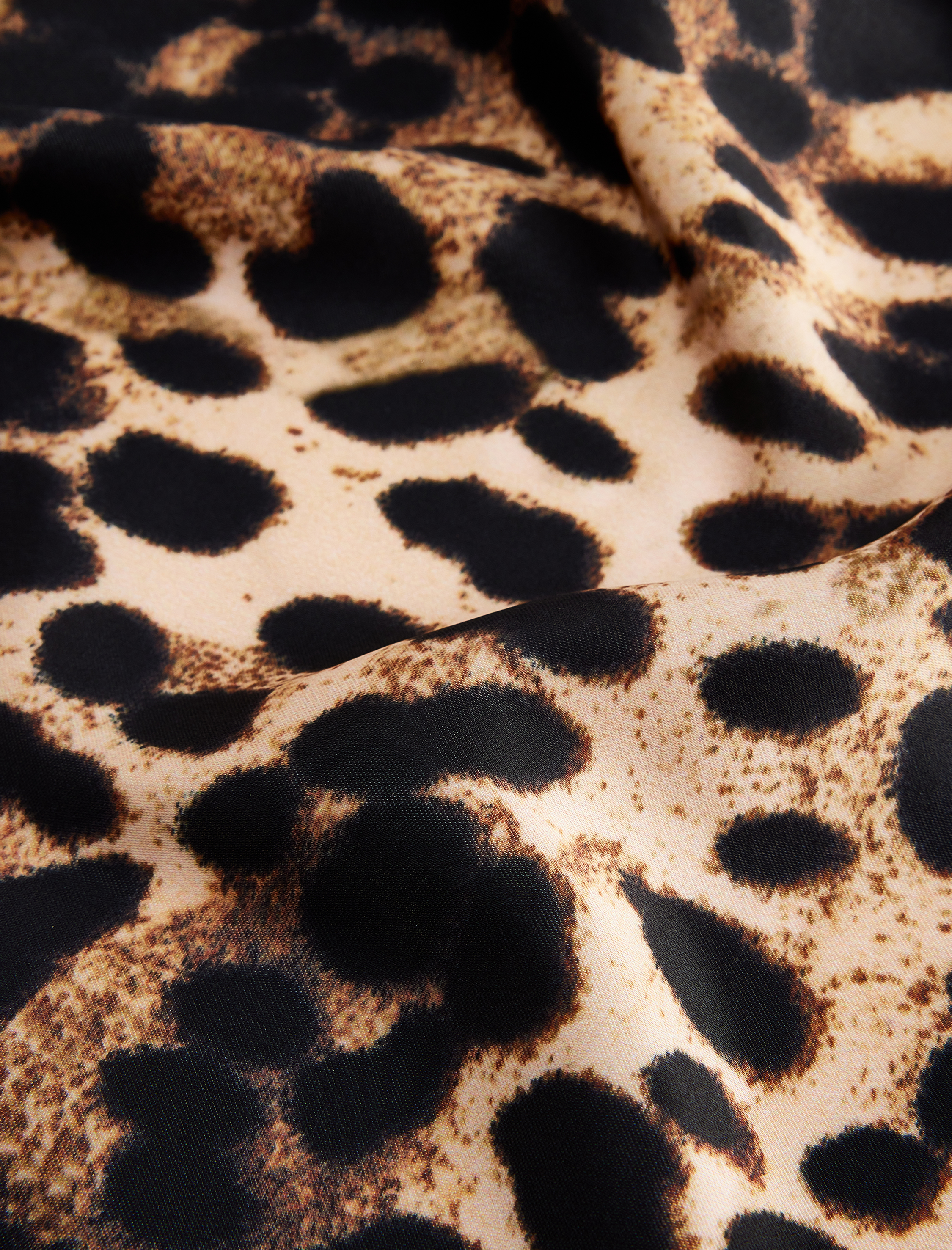  Kadın Kare Leopar Şal