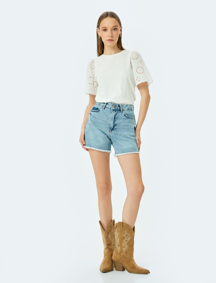  Fisto Detaylı Bisiklet Yaka Kısa Kollu Tişört