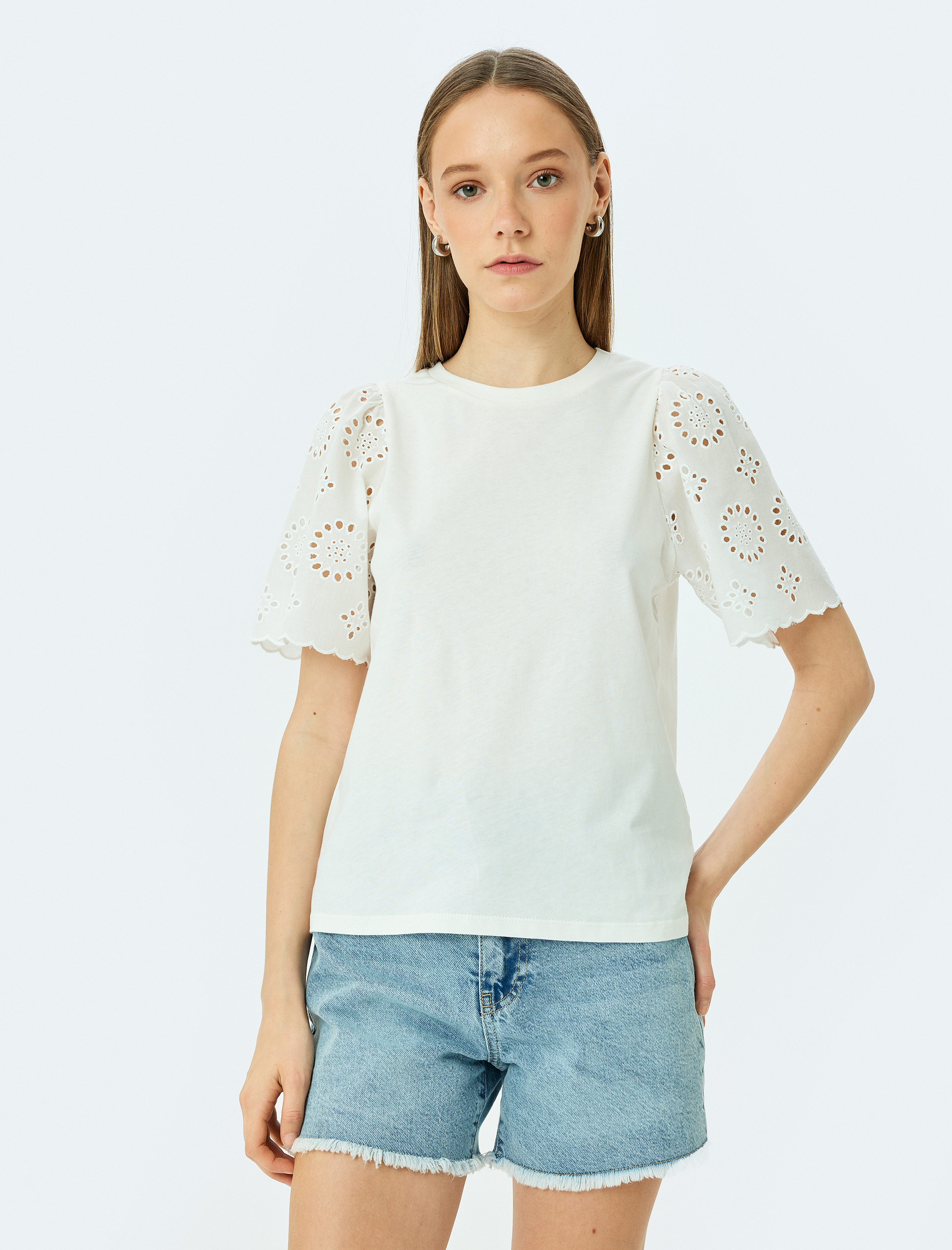   Fisto Detaylı Bisiklet Yaka Kısa Kollu Tişört